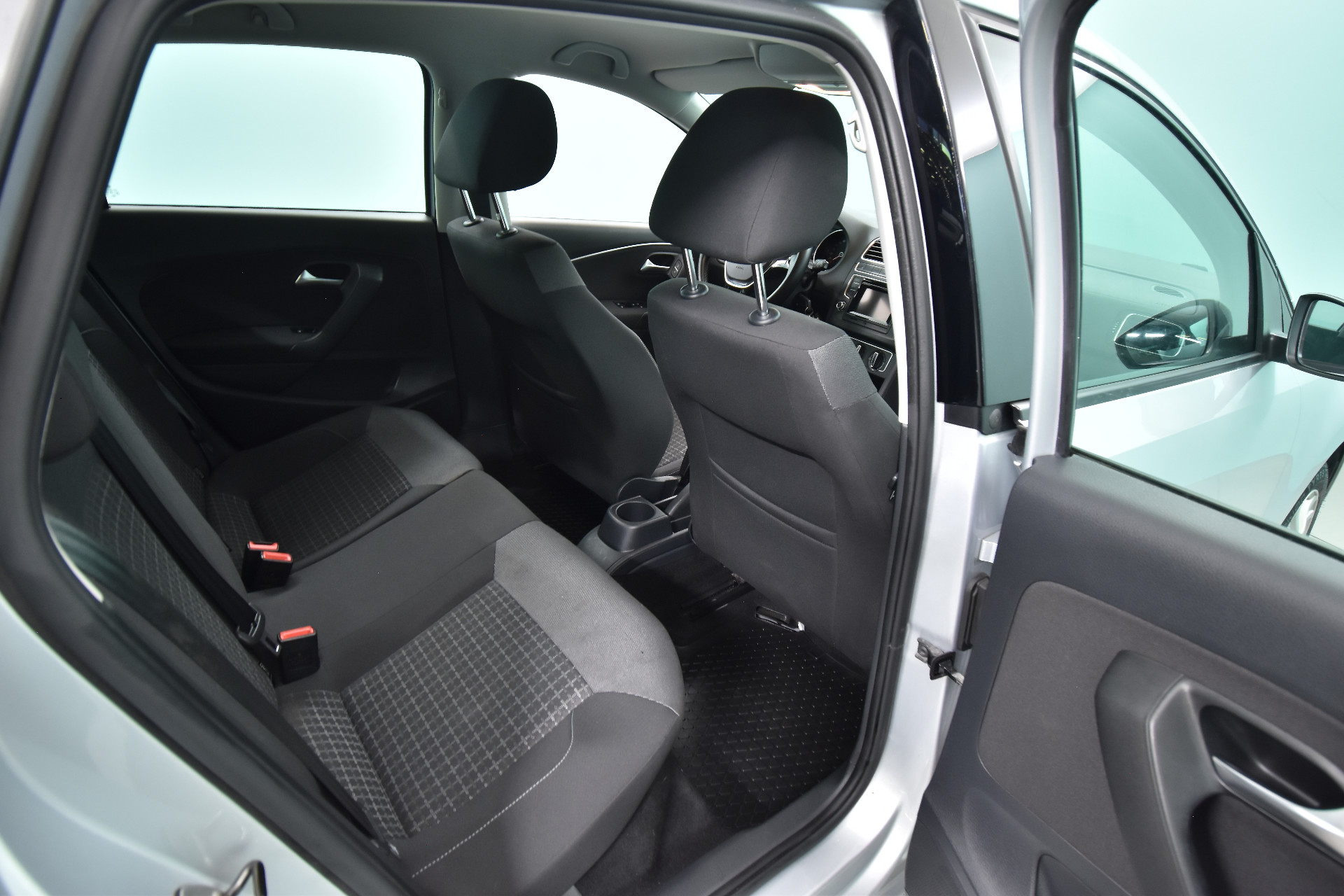 VOLKSWAGEN Polo 2015