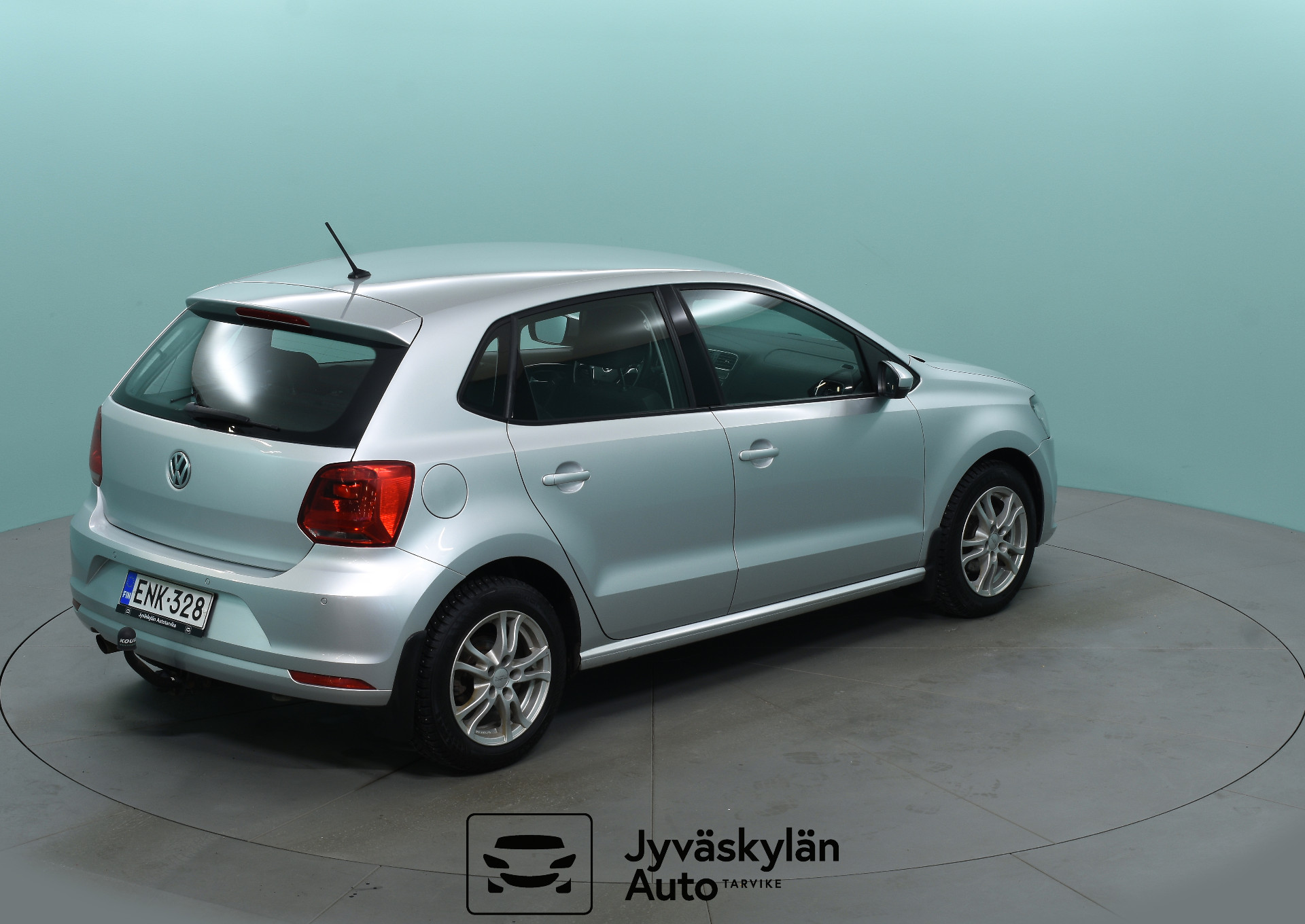 VOLKSWAGEN Polo 2015