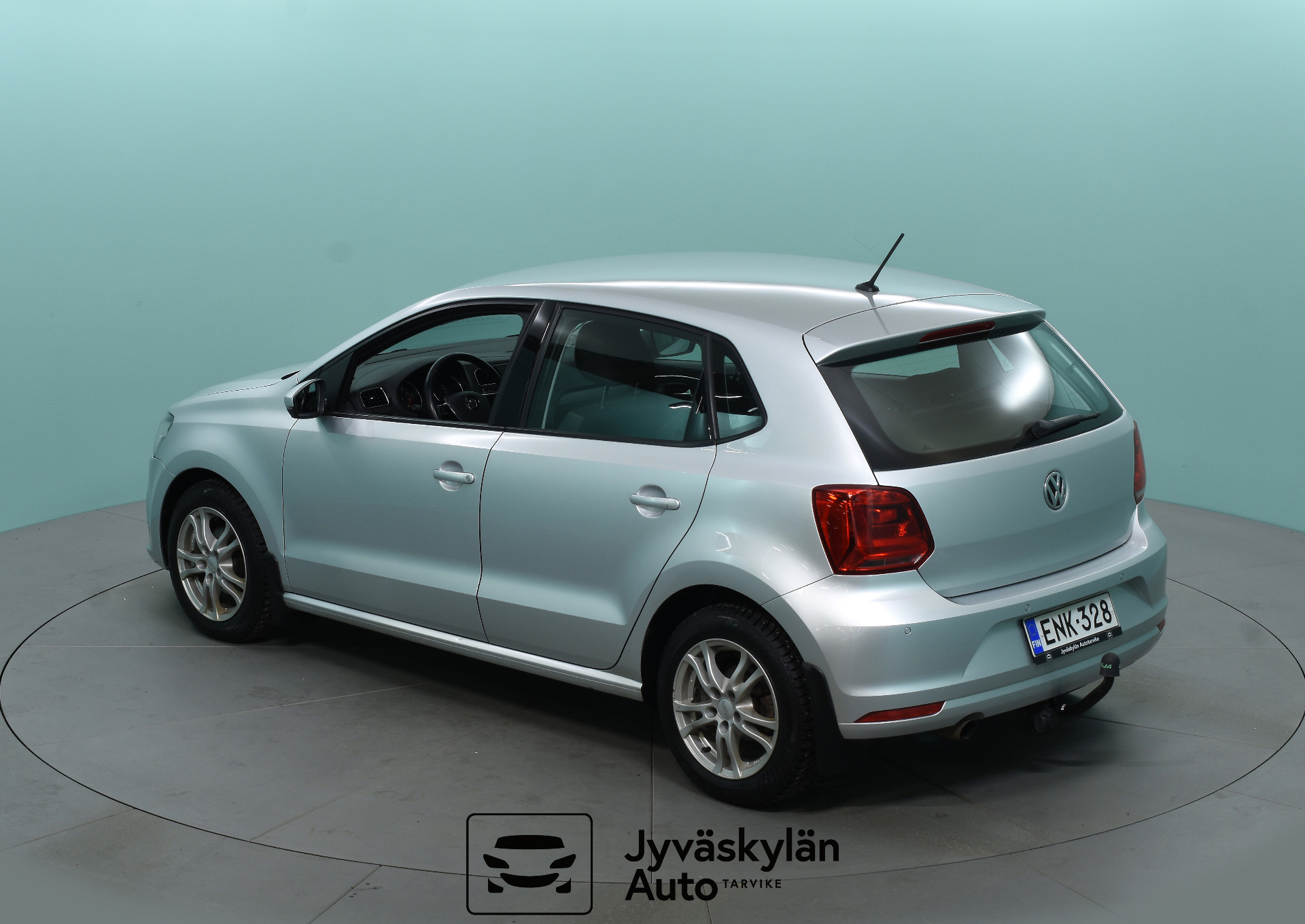 VOLKSWAGEN Polo 2015