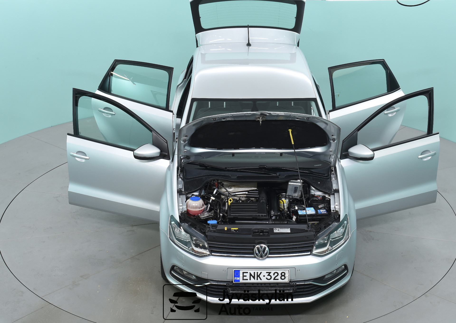 VOLKSWAGEN Polo 2015