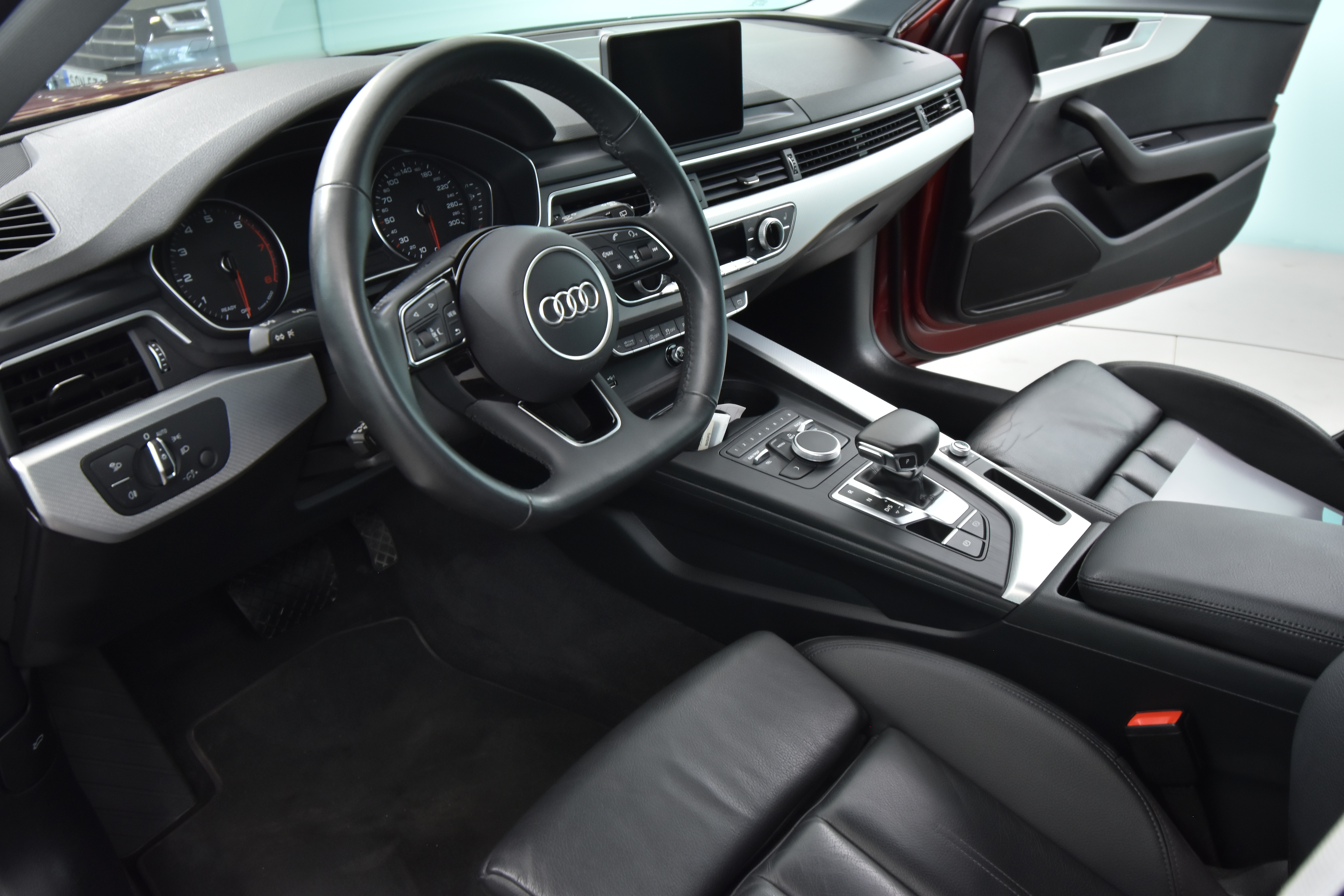 AUDI A4 2019