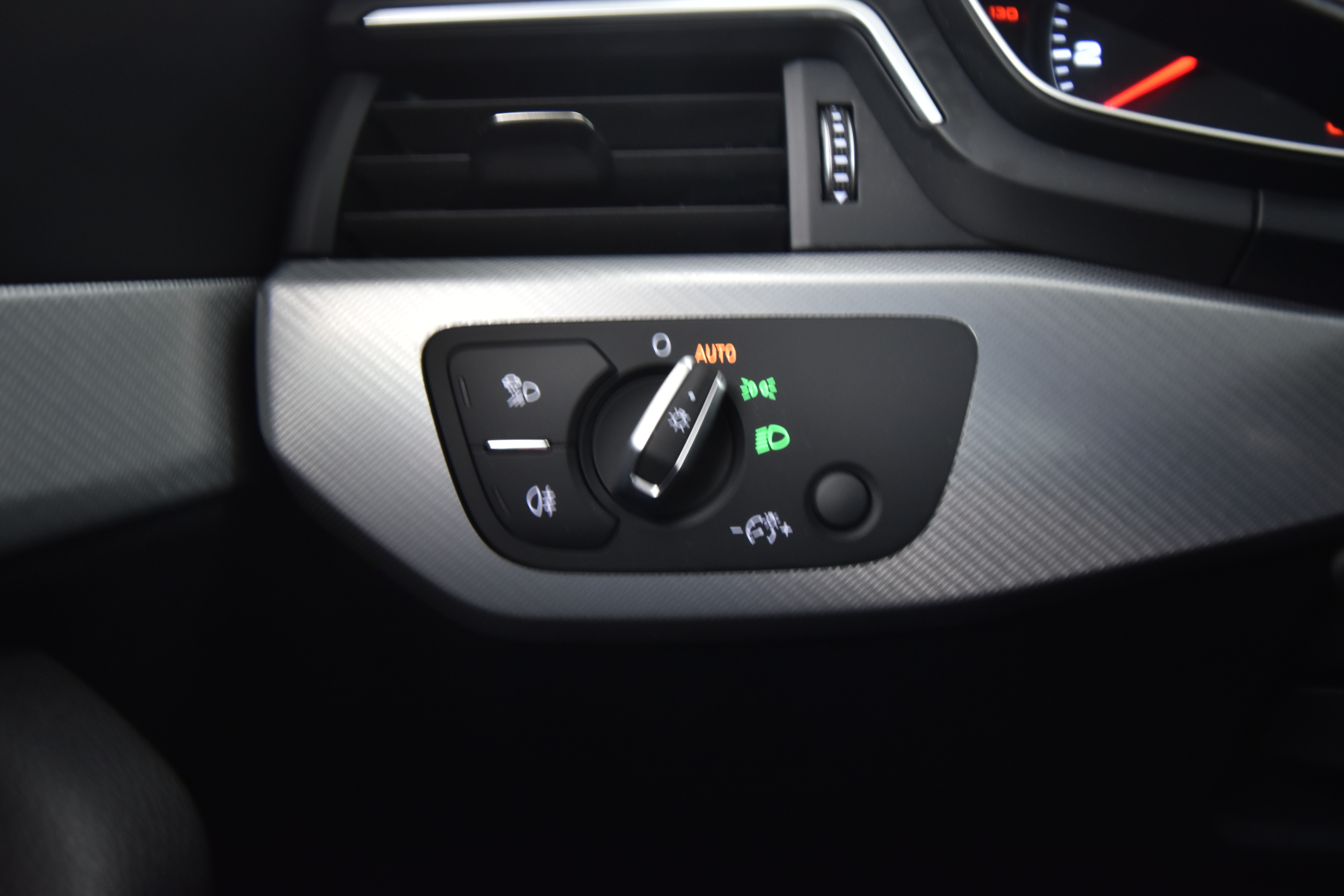 AUDI A4 2019