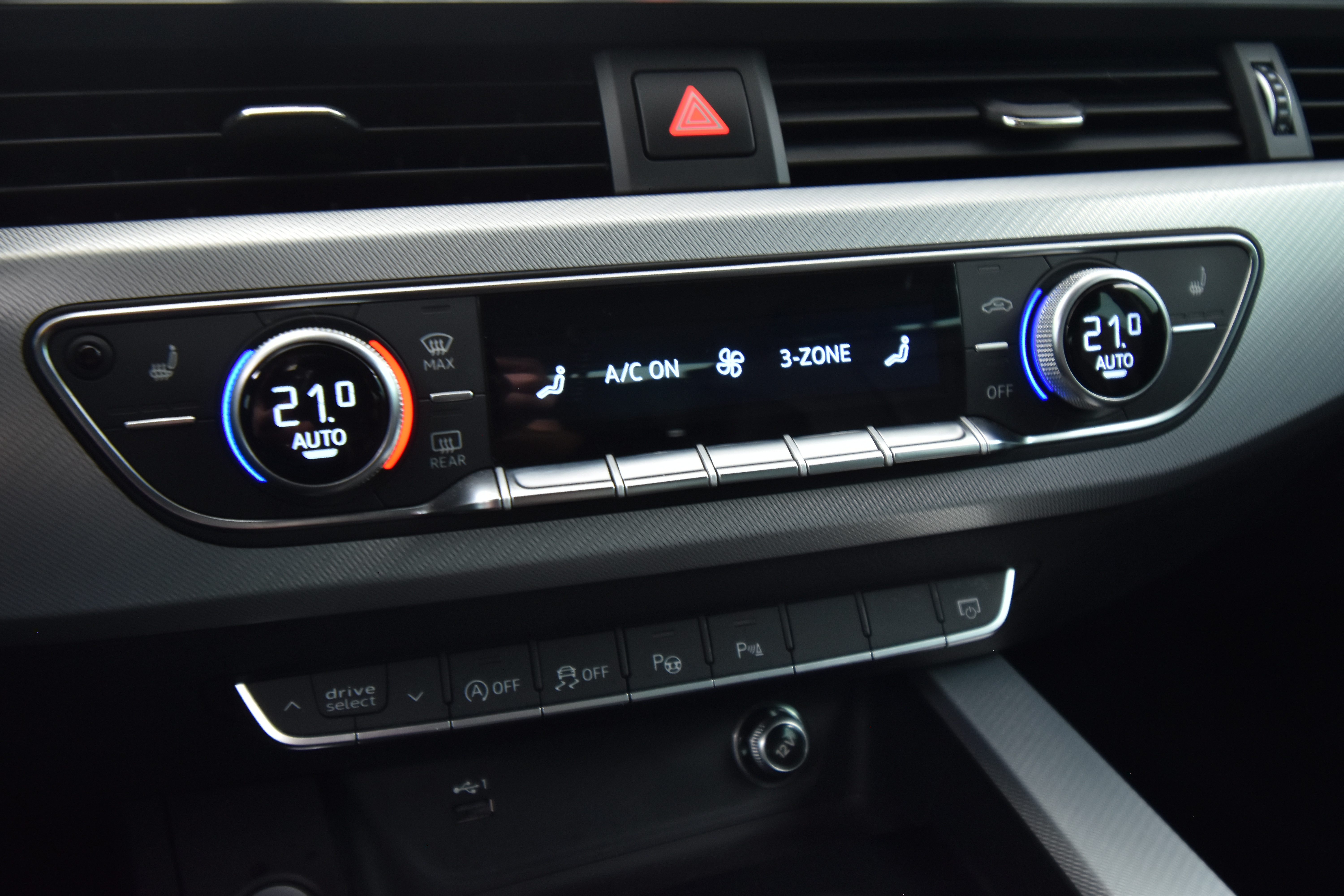 AUDI A4 2019