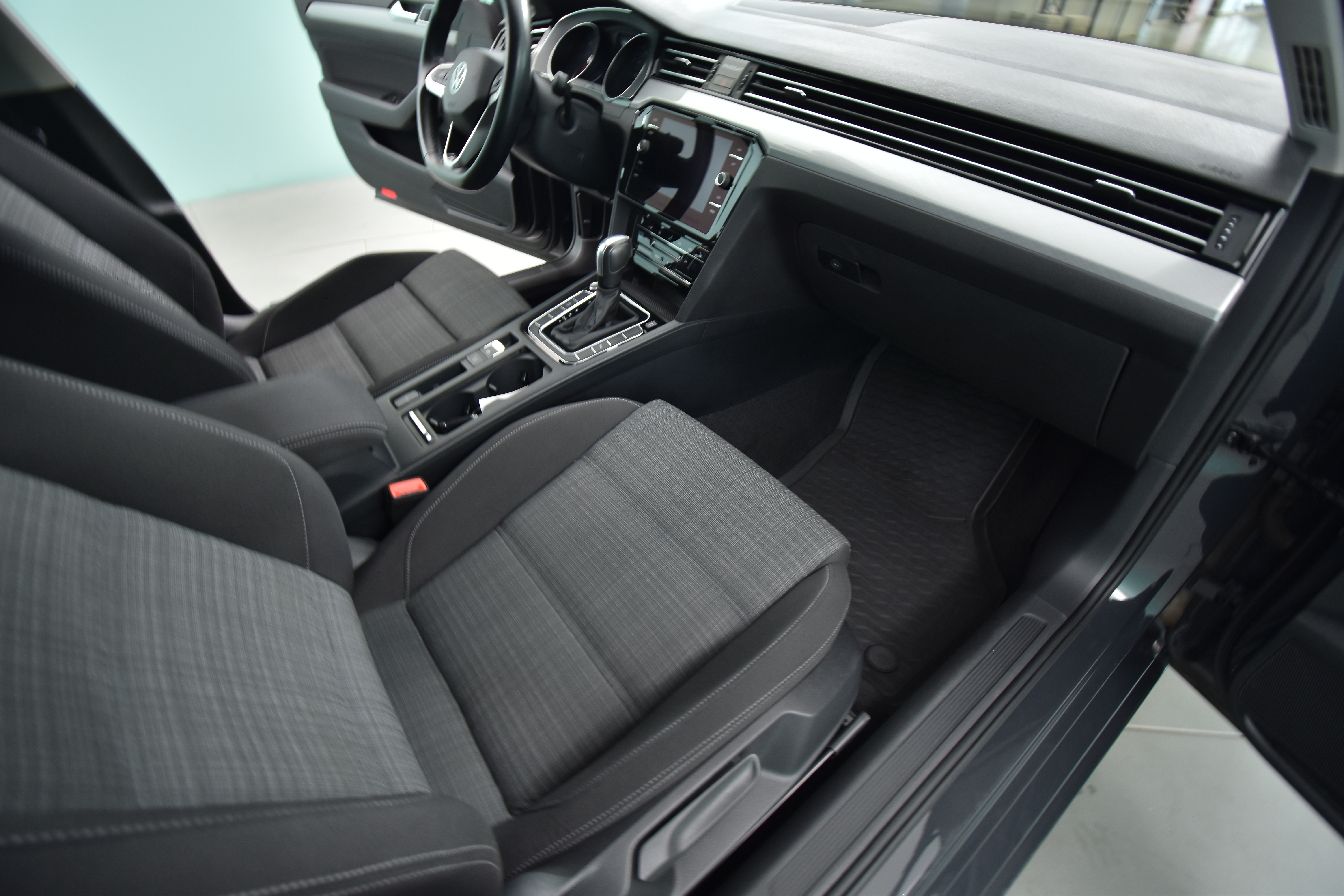 VOLKSWAGEN Passat 2021