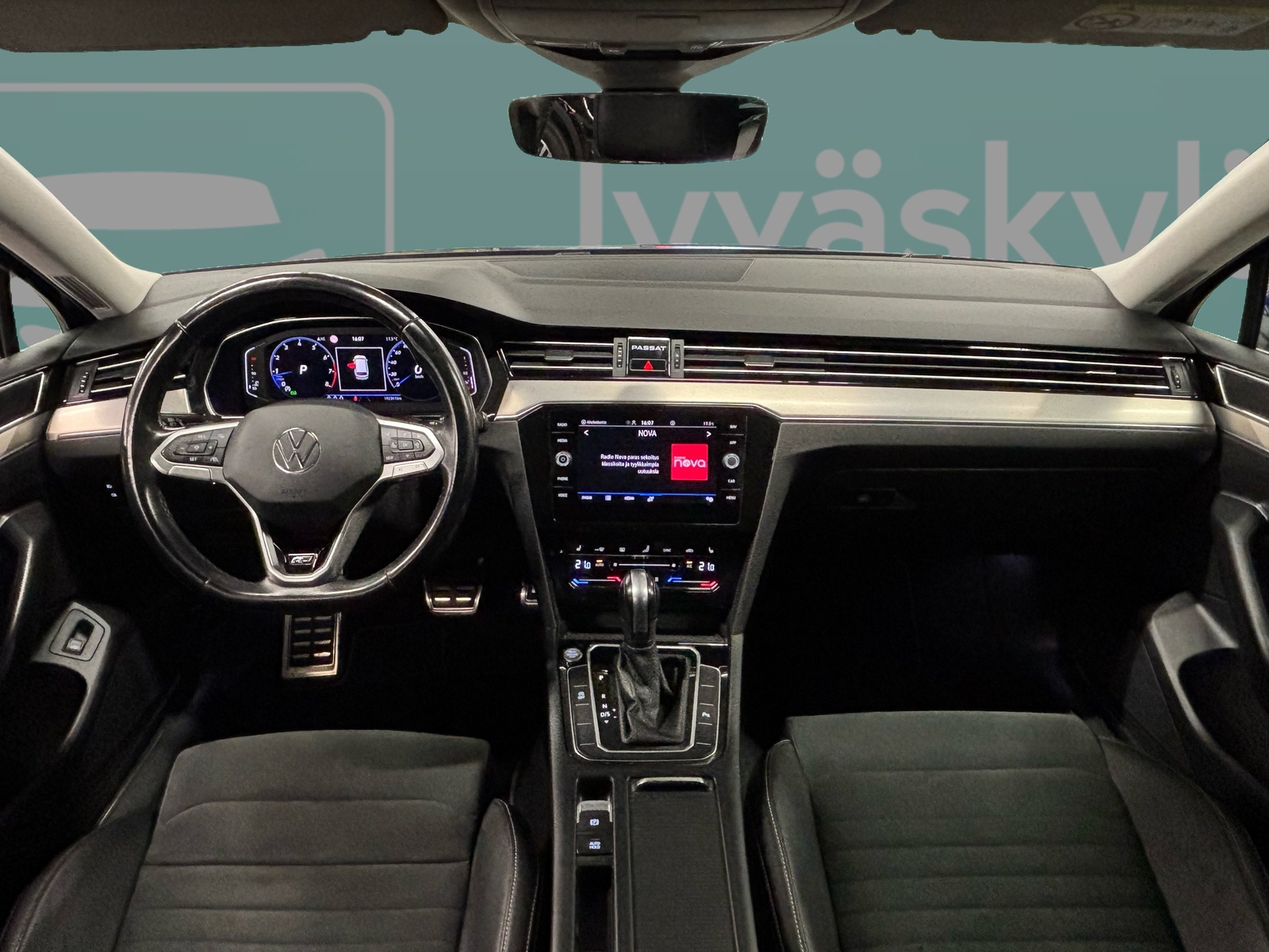VOLKSWAGEN Passat 2022