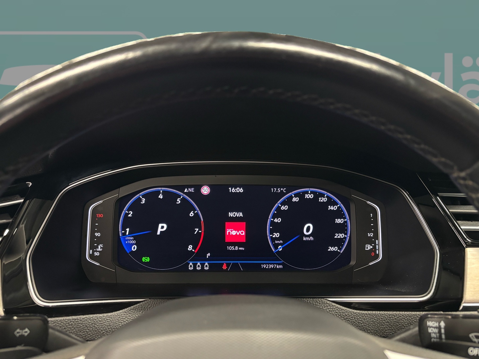 VOLKSWAGEN Passat 2022