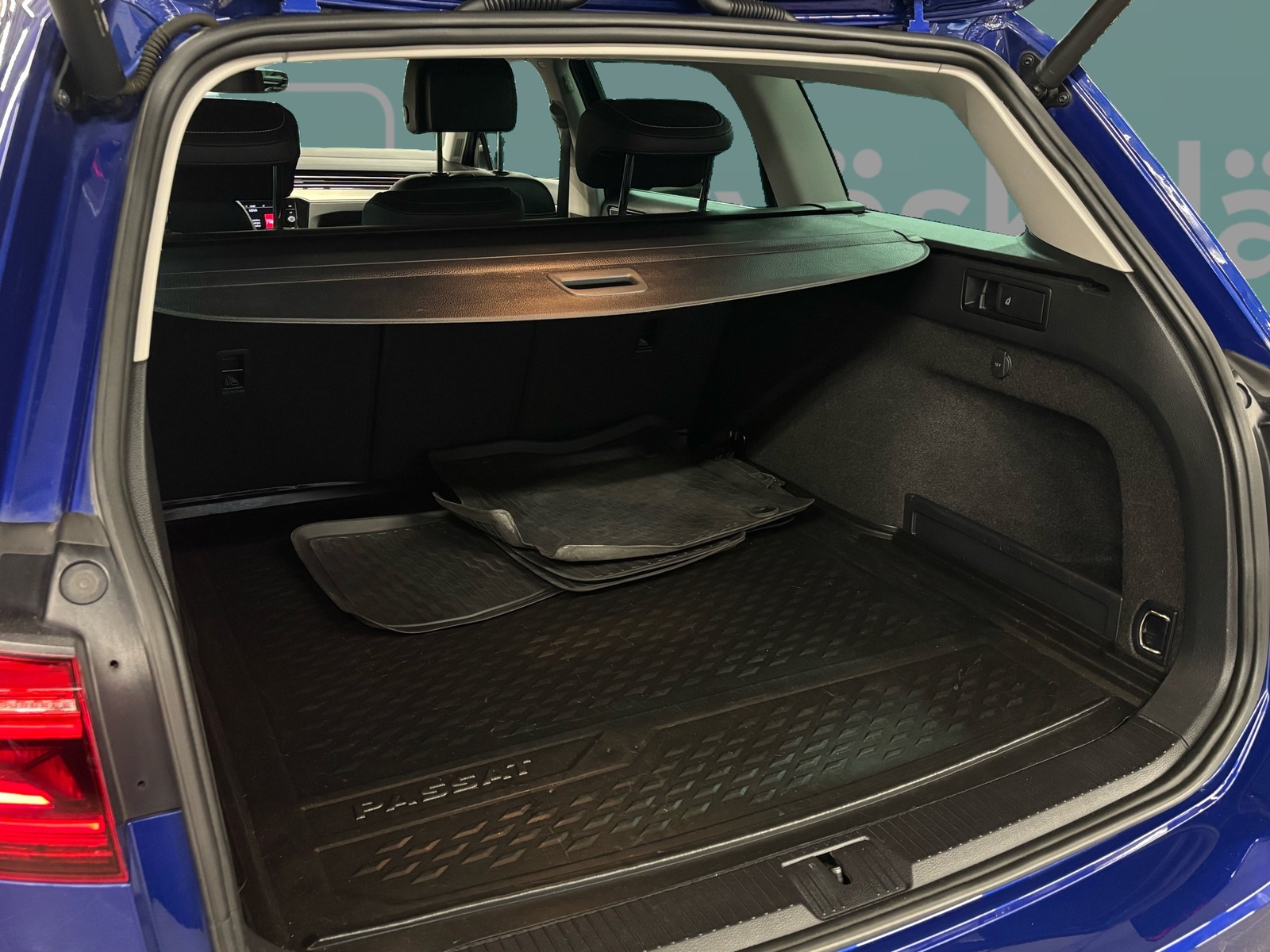 VOLKSWAGEN Passat 2022