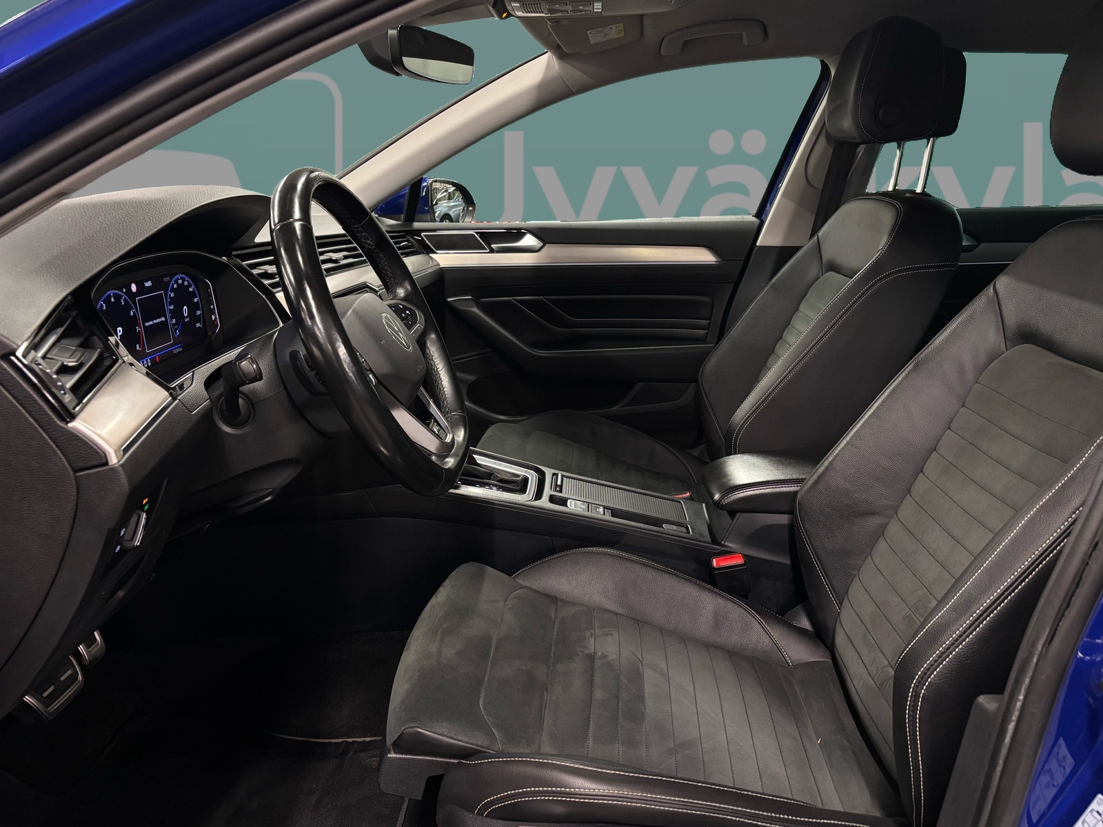 VOLKSWAGEN Passat 2022