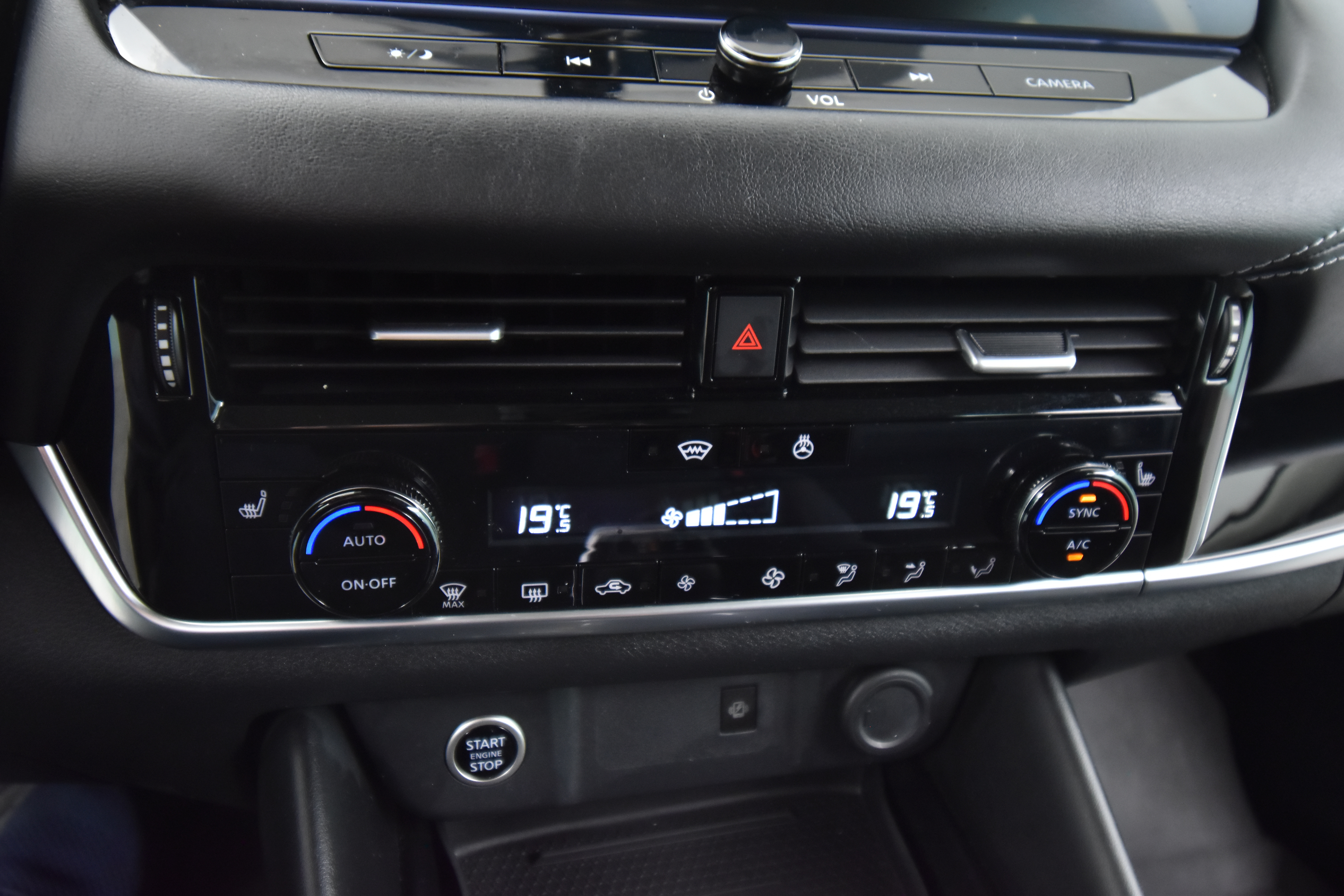 NISSAN Qashqai 2023