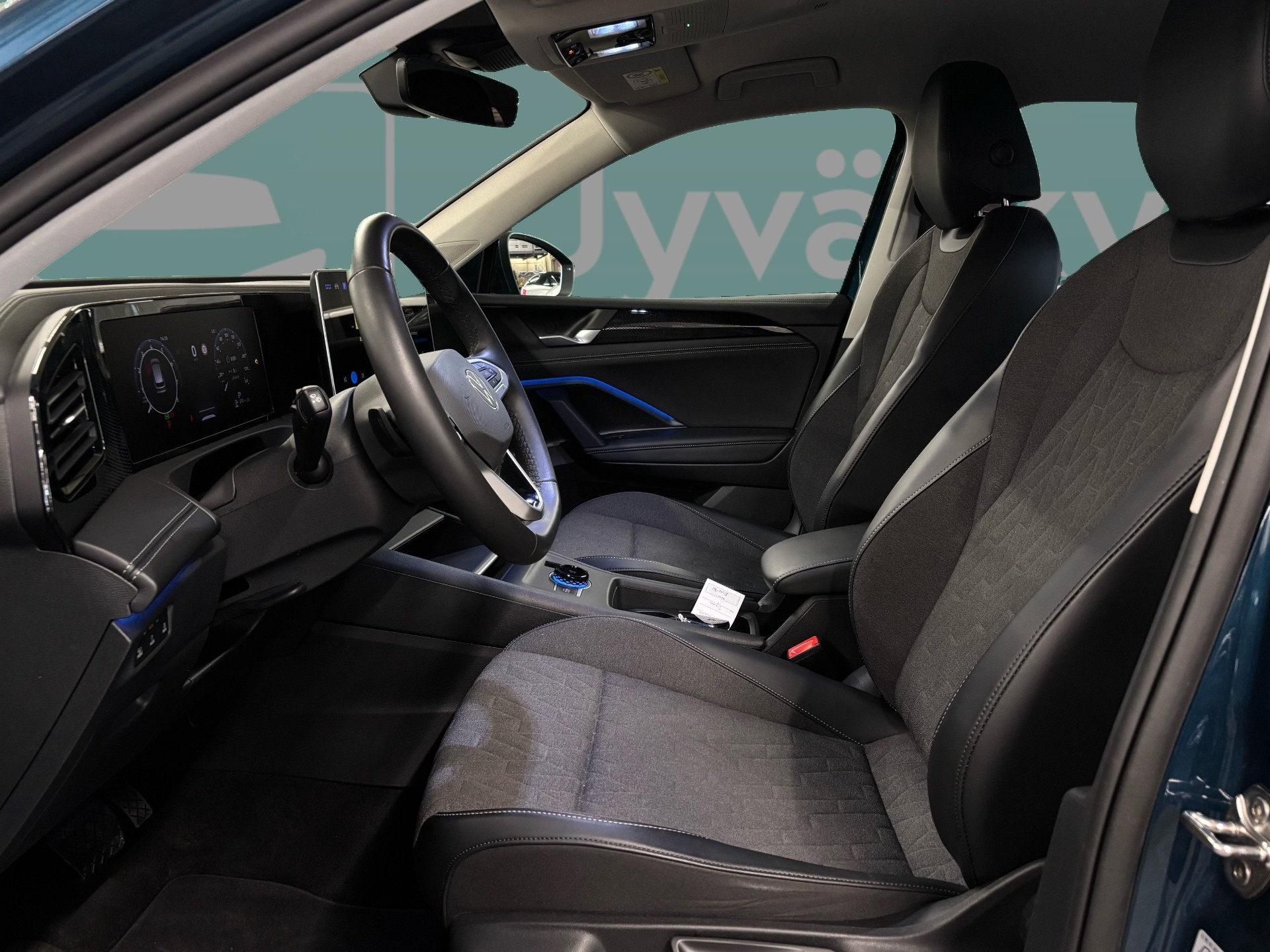 VOLKSWAGEN Tiguan 2024