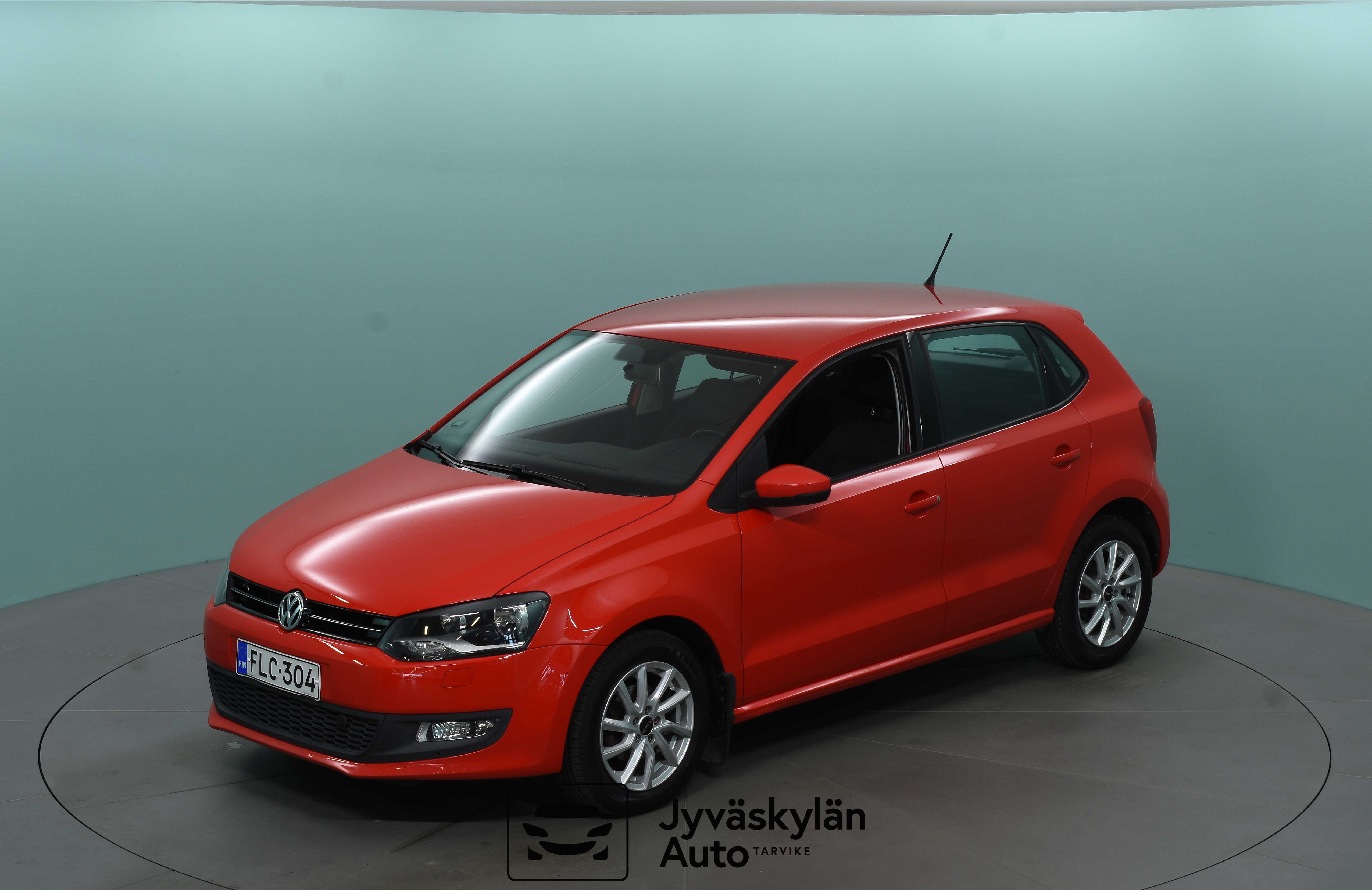 VOLKSWAGEN Polo 2013
