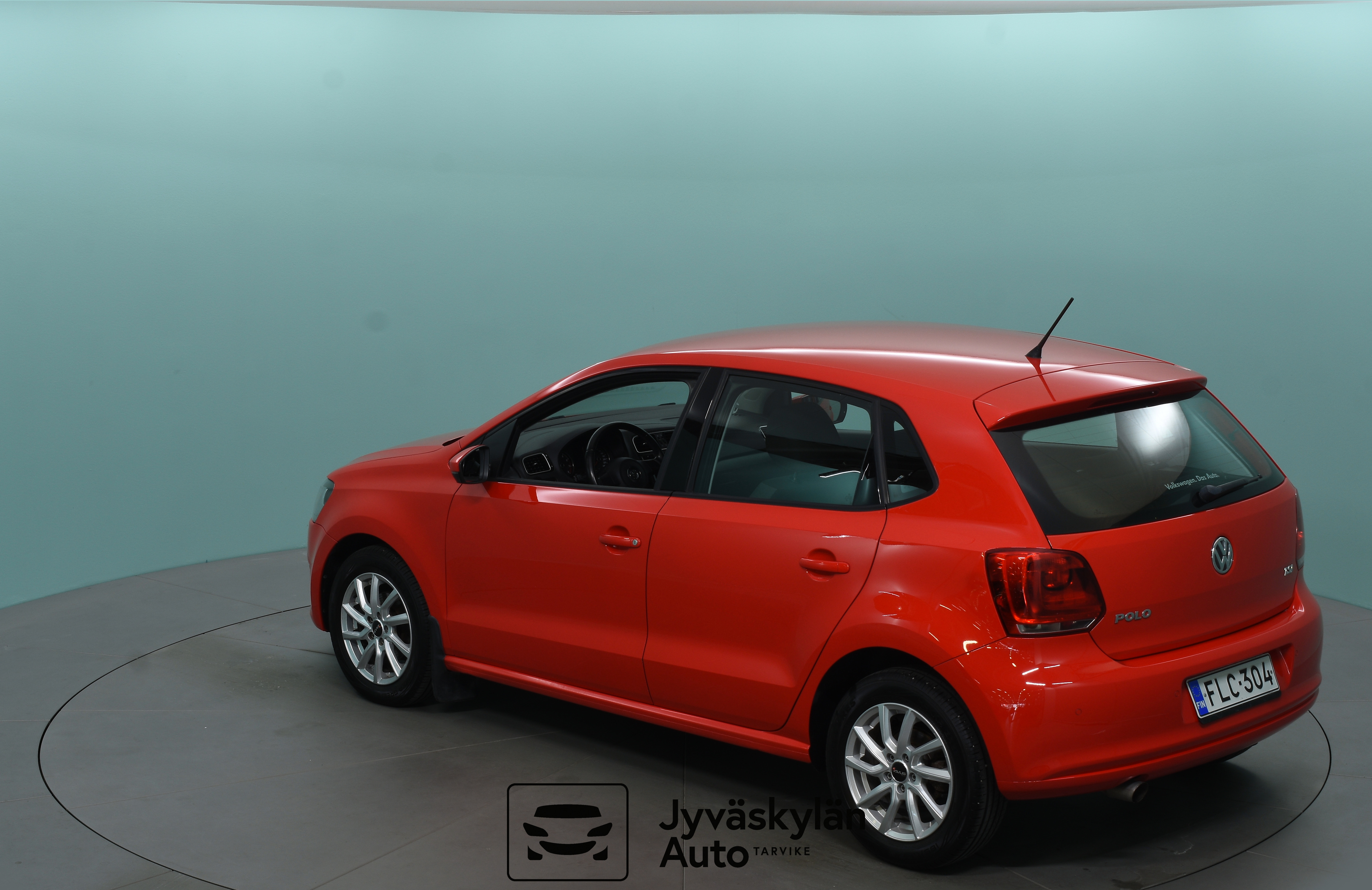 VOLKSWAGEN Polo 2013