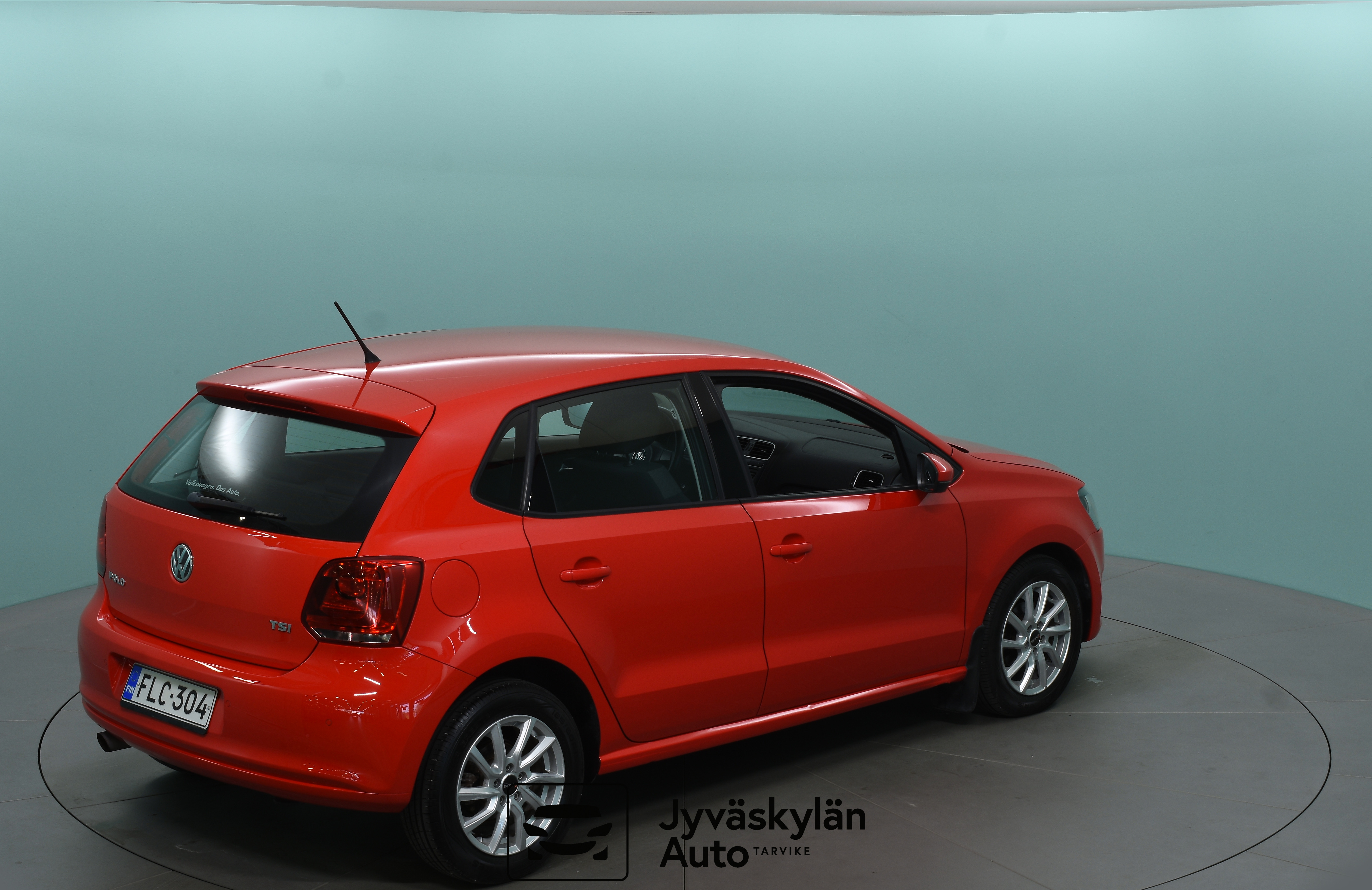 VOLKSWAGEN Polo 2013