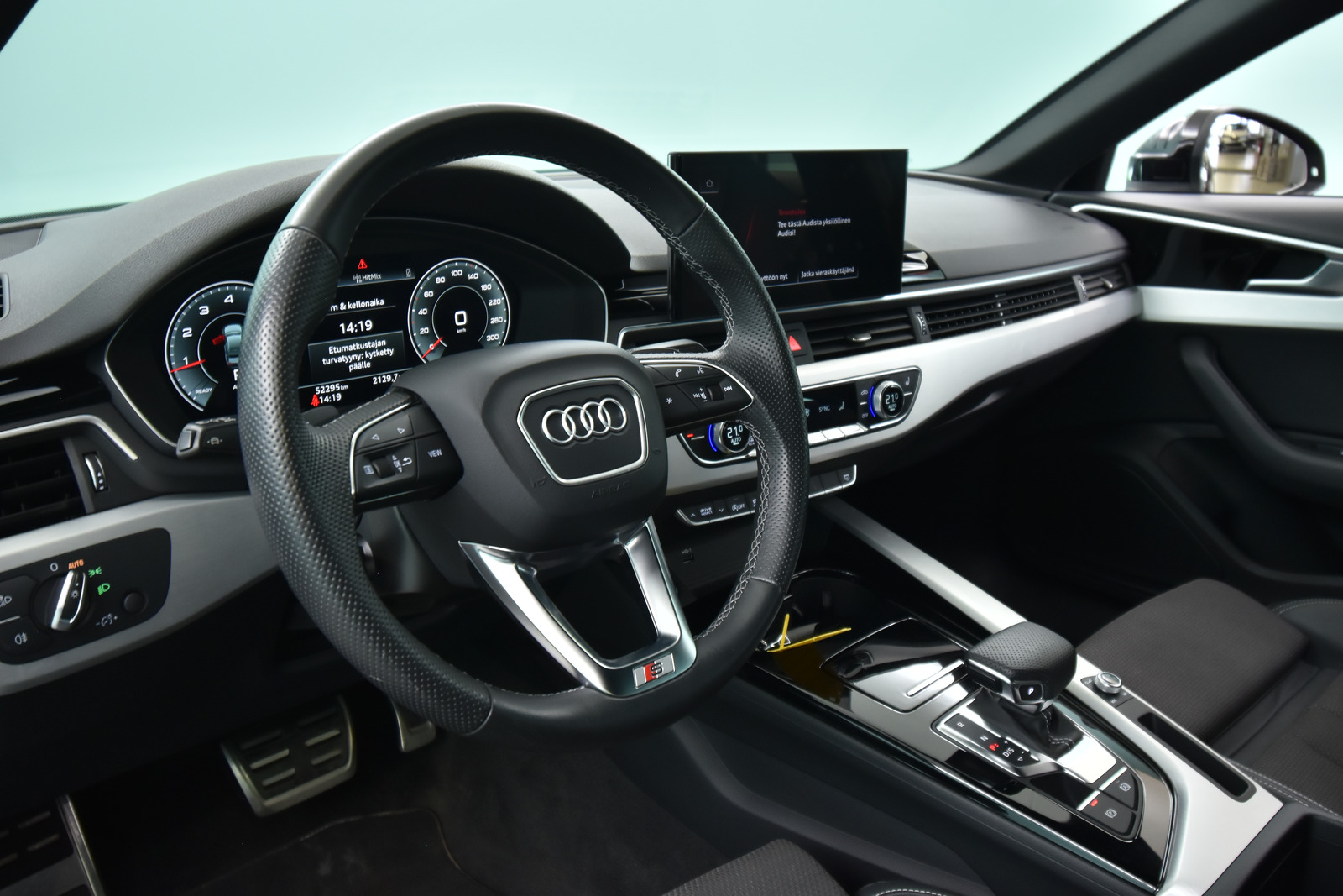 AUDI A4 2022