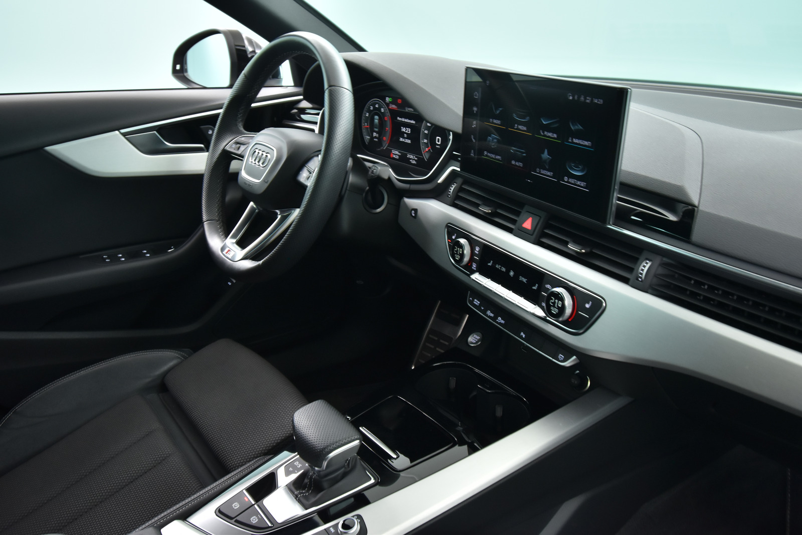 AUDI A4 2022