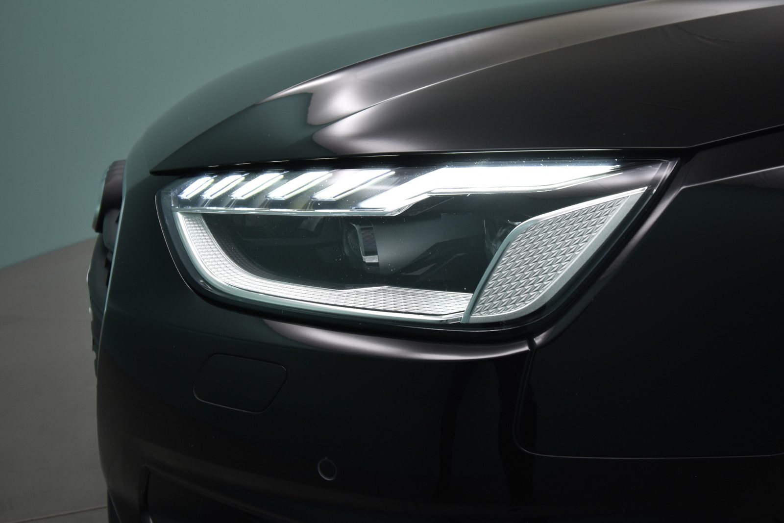 AUDI A4 2022