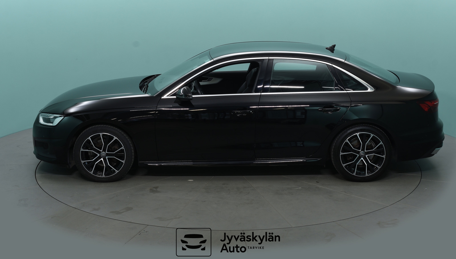 AUDI A4 2022