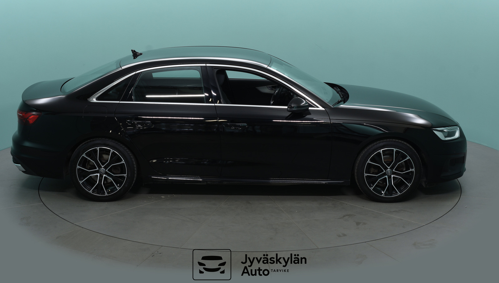 AUDI A4 2022