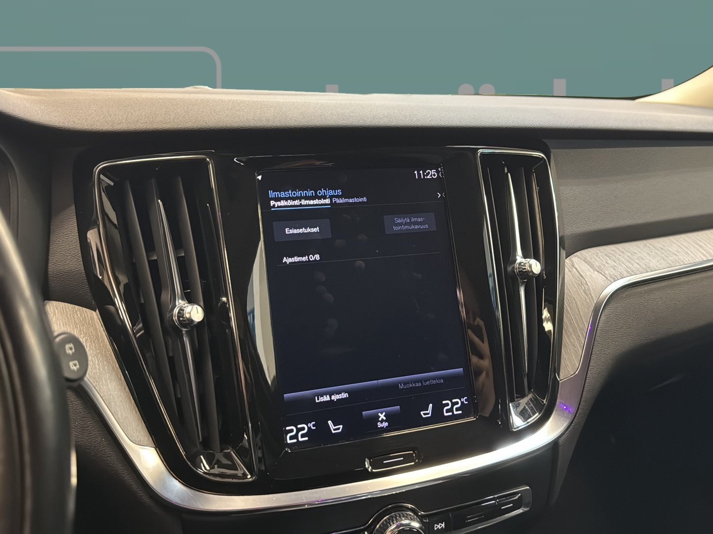 VOLVO V60 2020