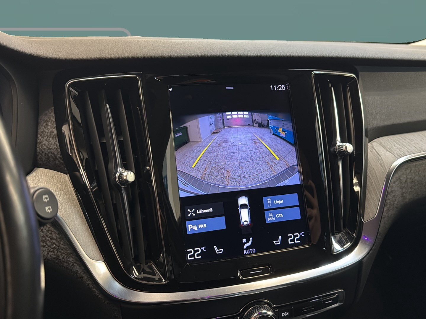 VOLVO V60 2020