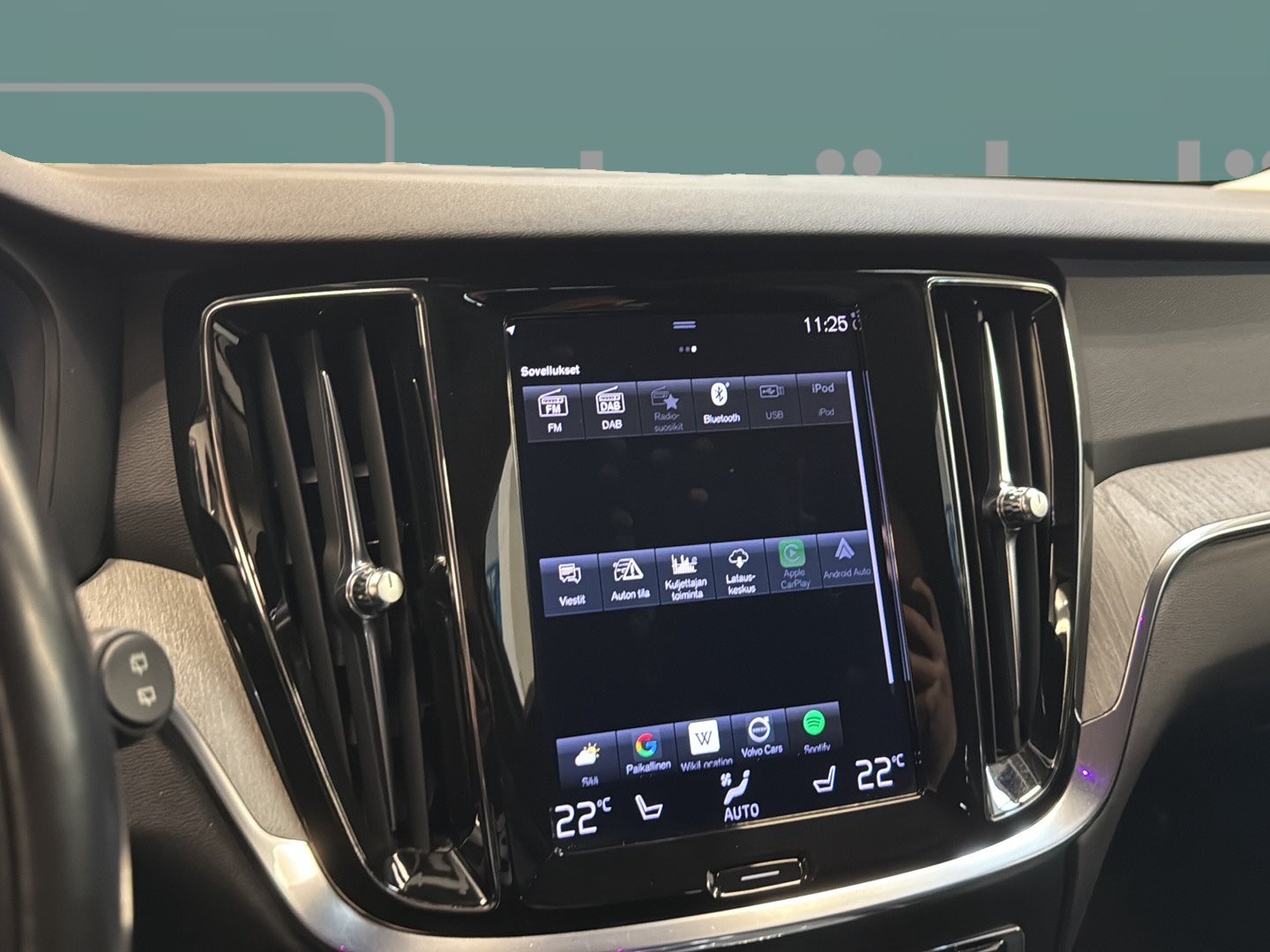 VOLVO V60 2020