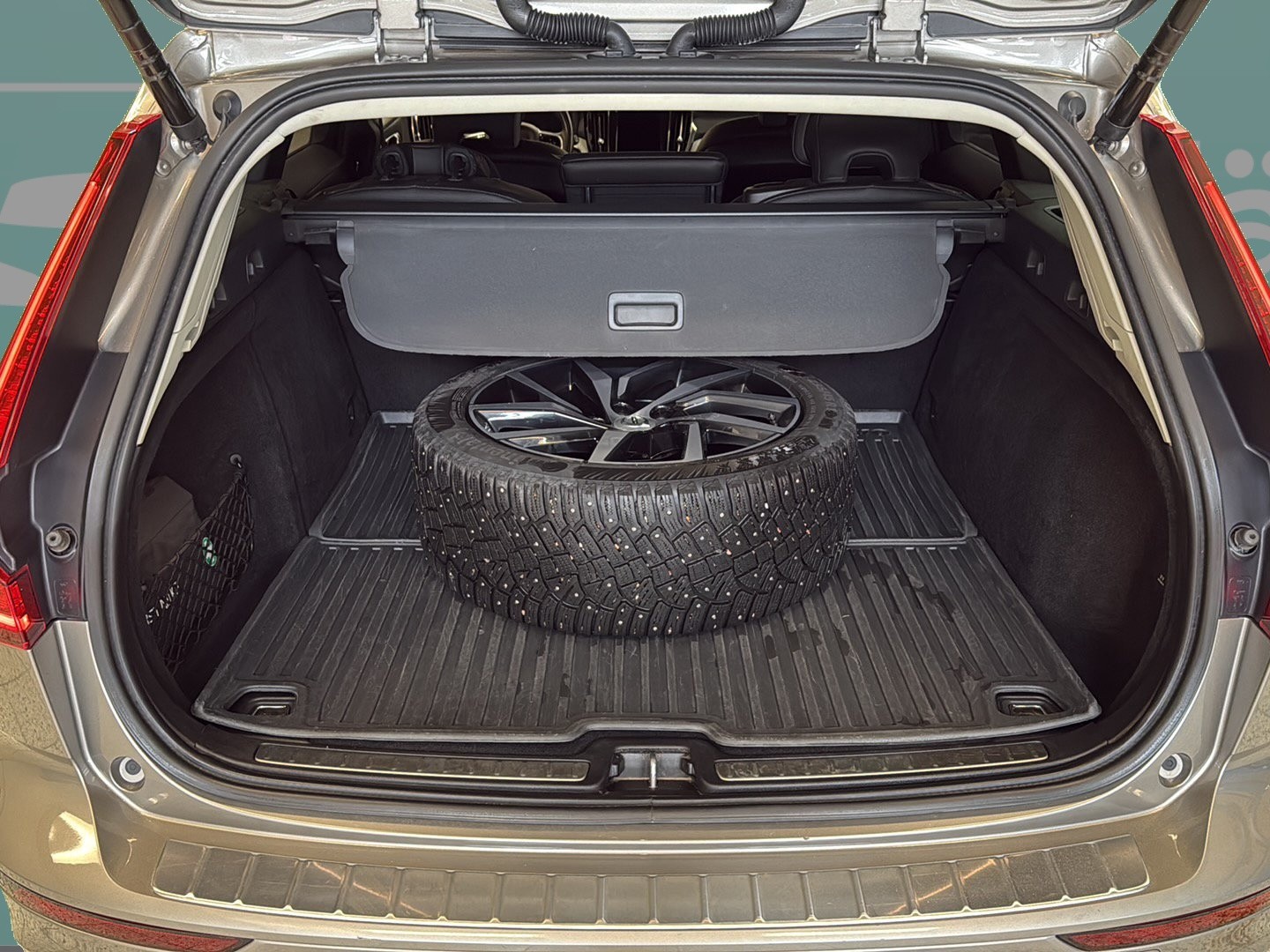 VOLVO V60 2020