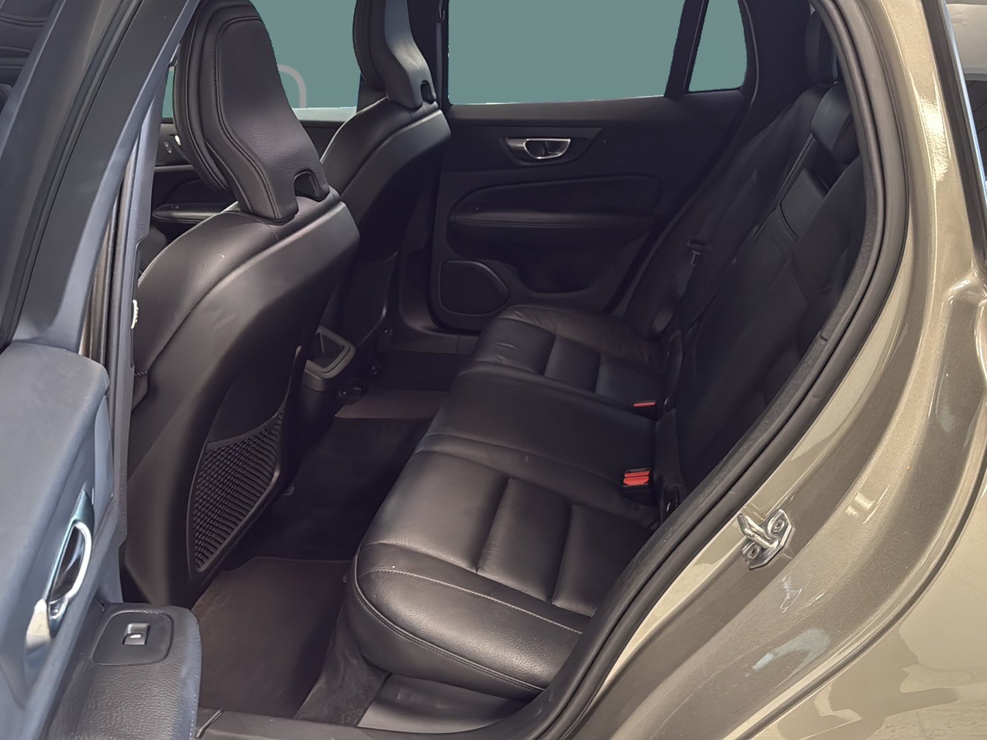 VOLVO V60 2020