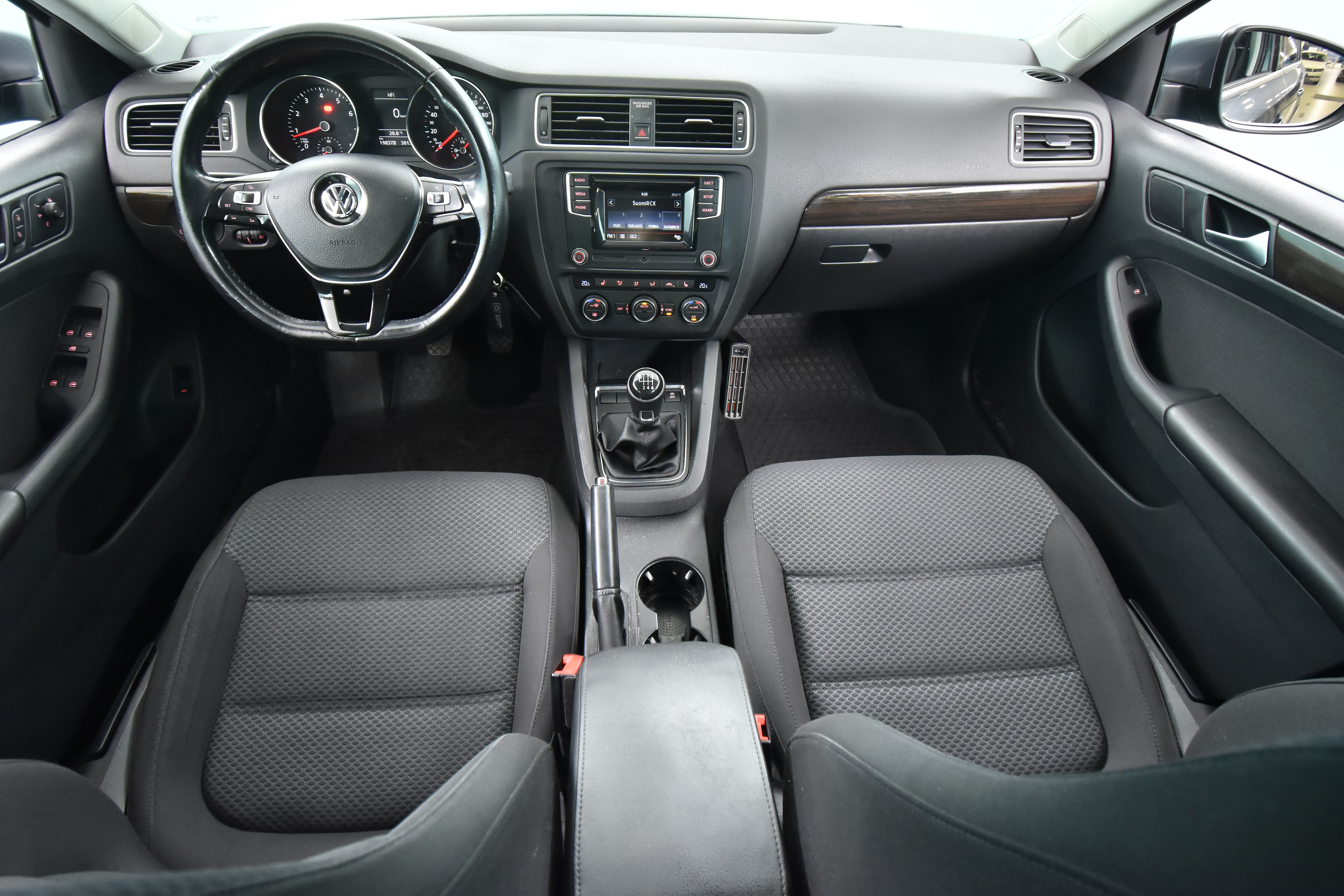 VOLKSWAGEN Jetta 2017