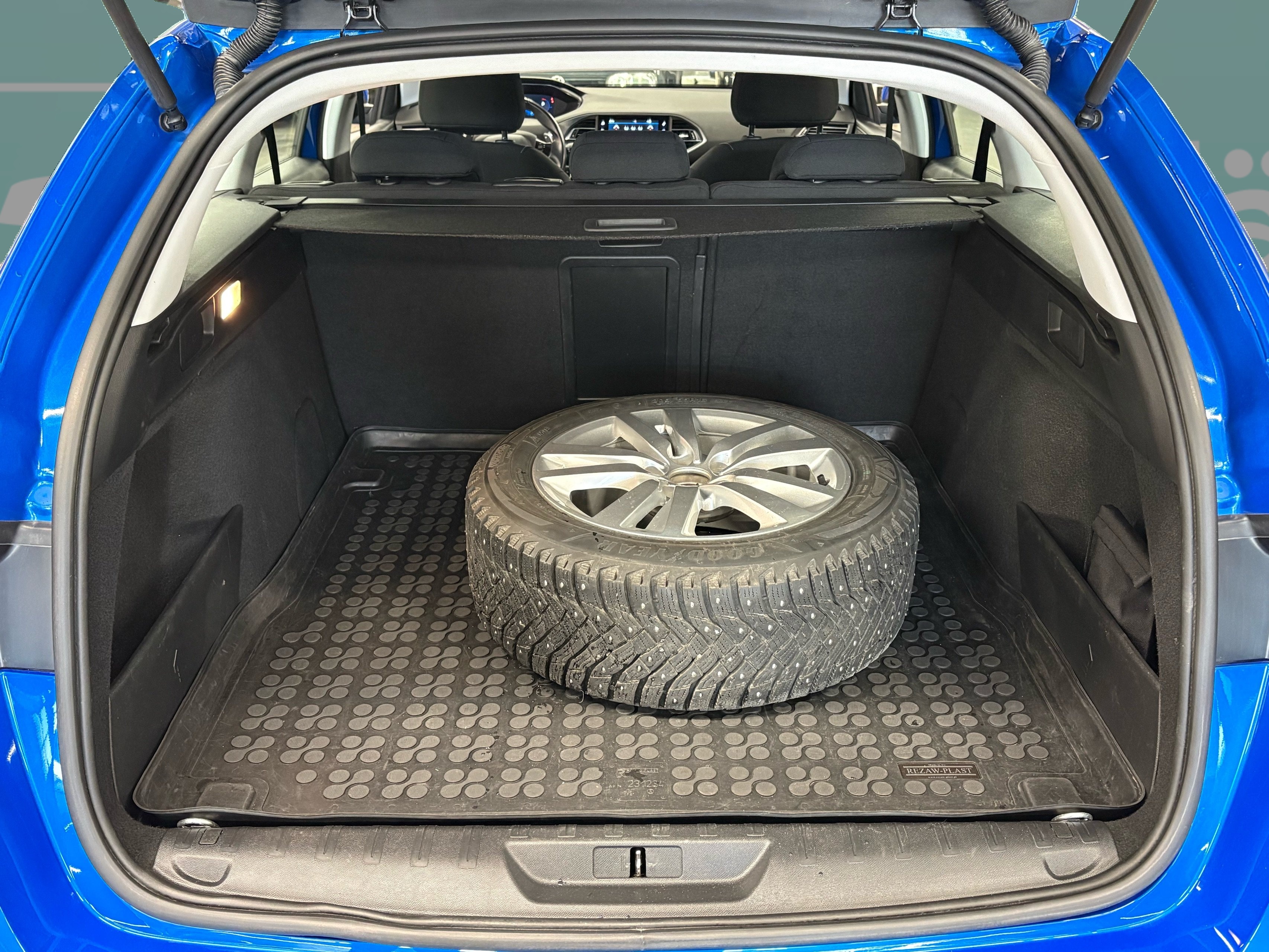 PEUGEOT 308 2020