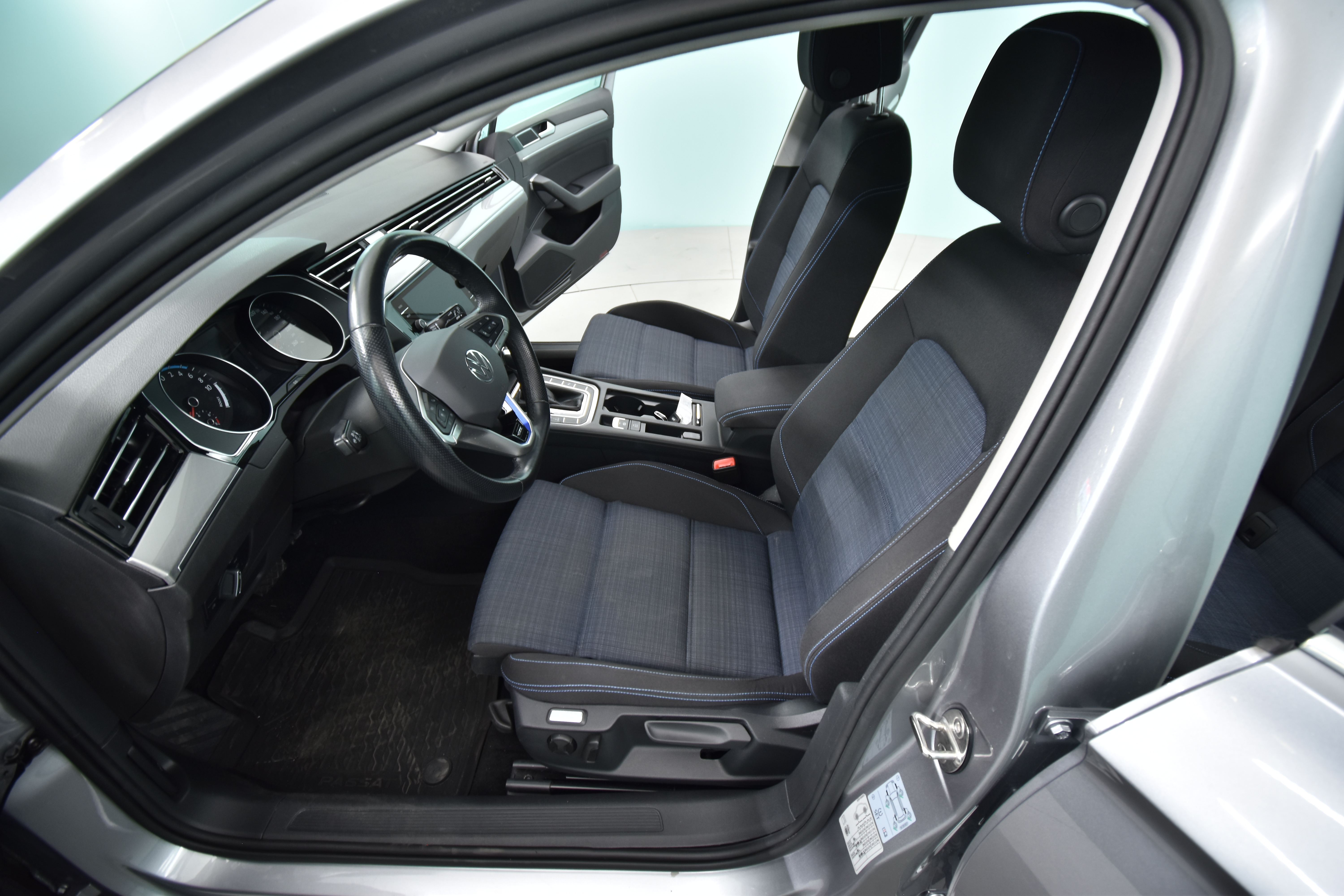 VOLKSWAGEN Passat 2021