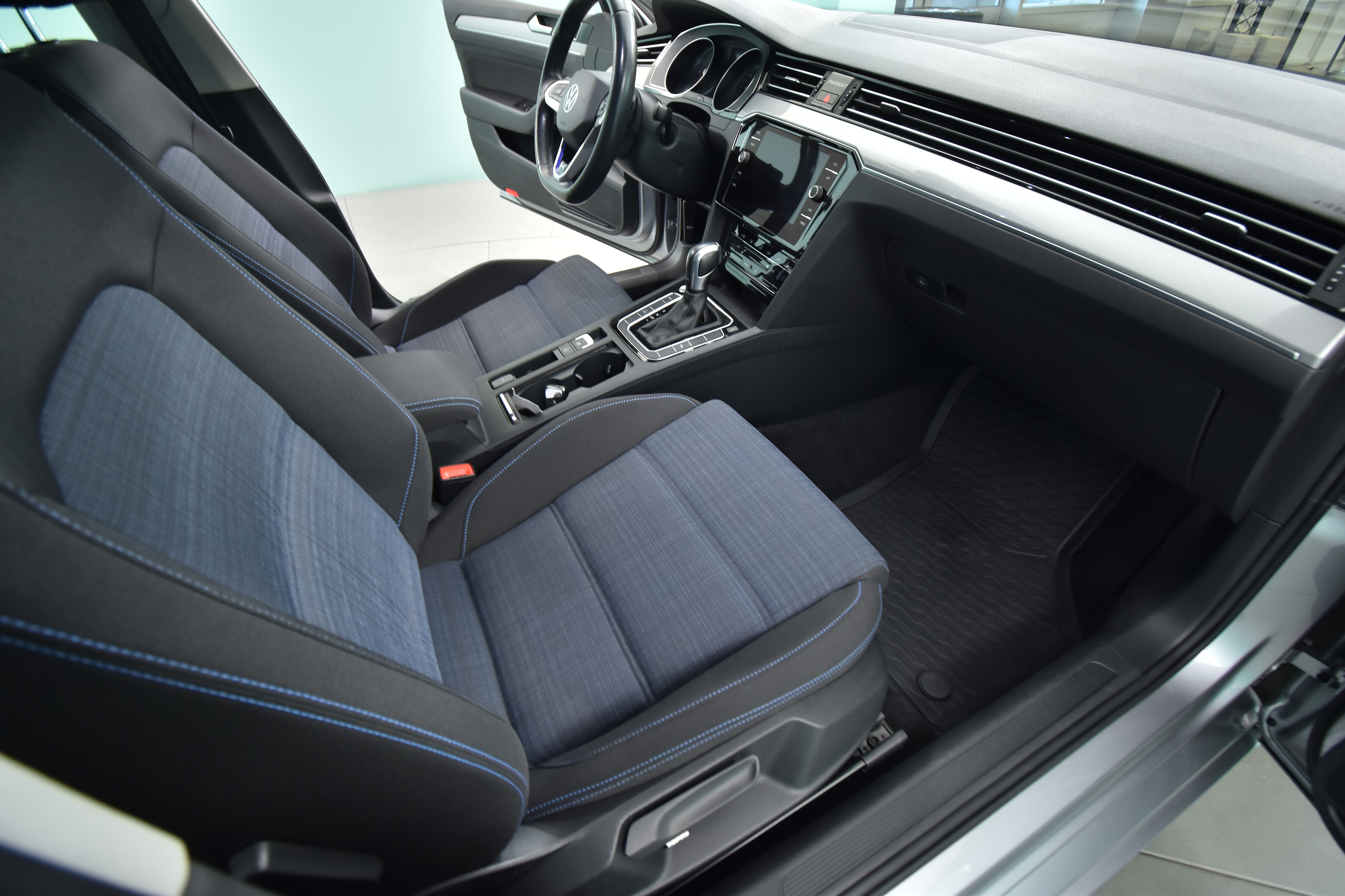 VOLKSWAGEN Passat 2021