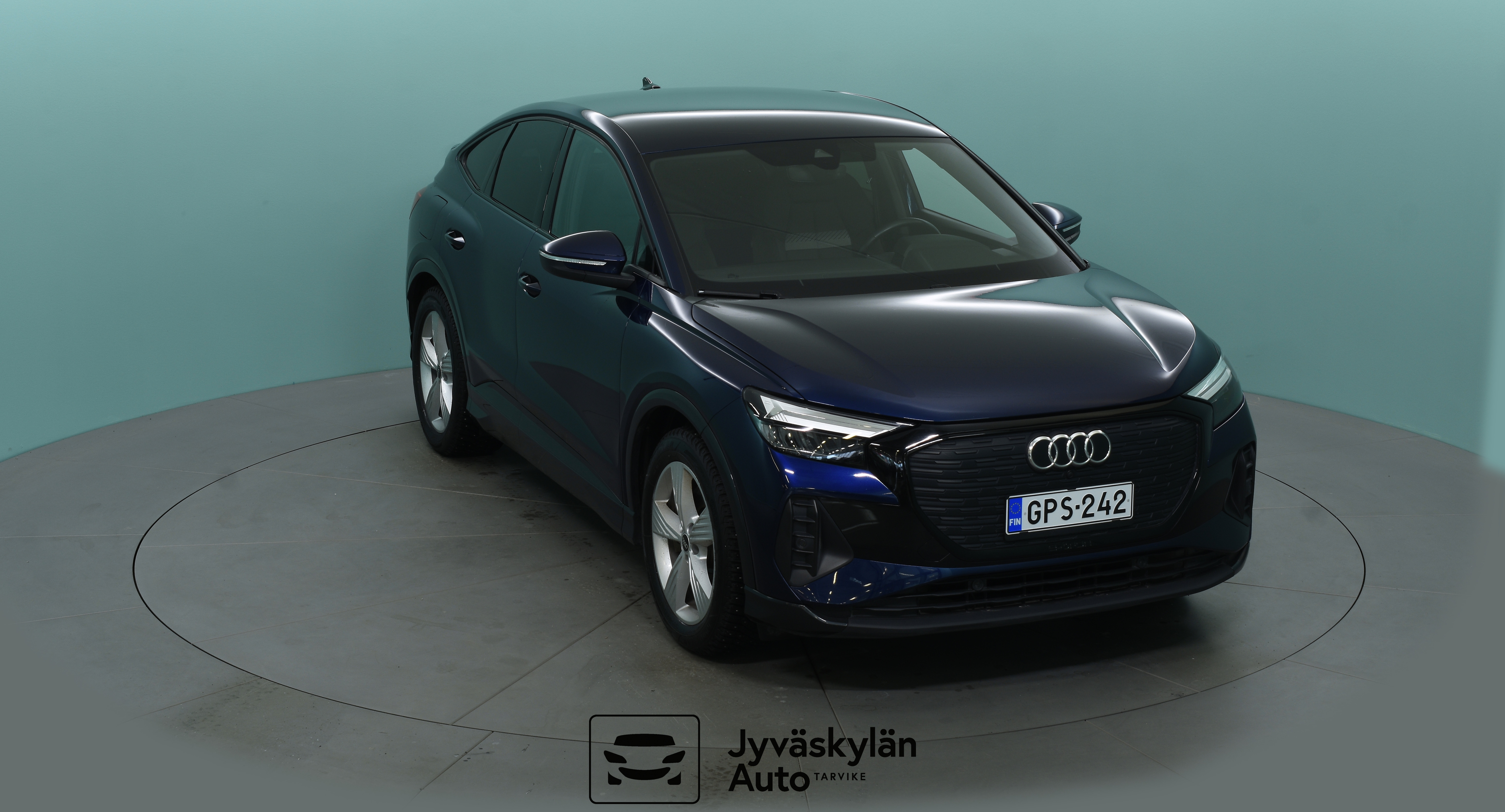 AUDI Q4 e-tron 2021