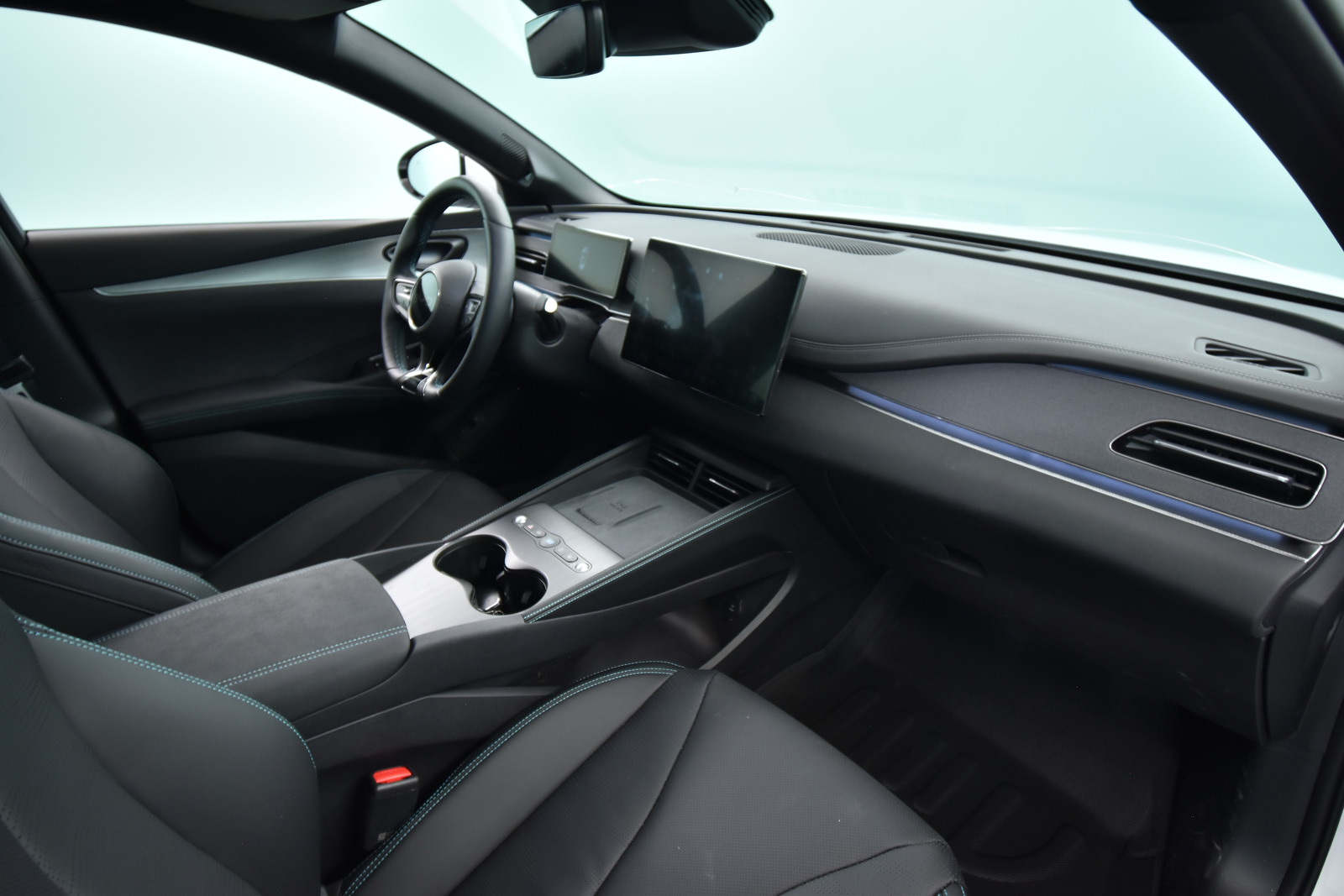 BYD Seal 6 DM-i 2025