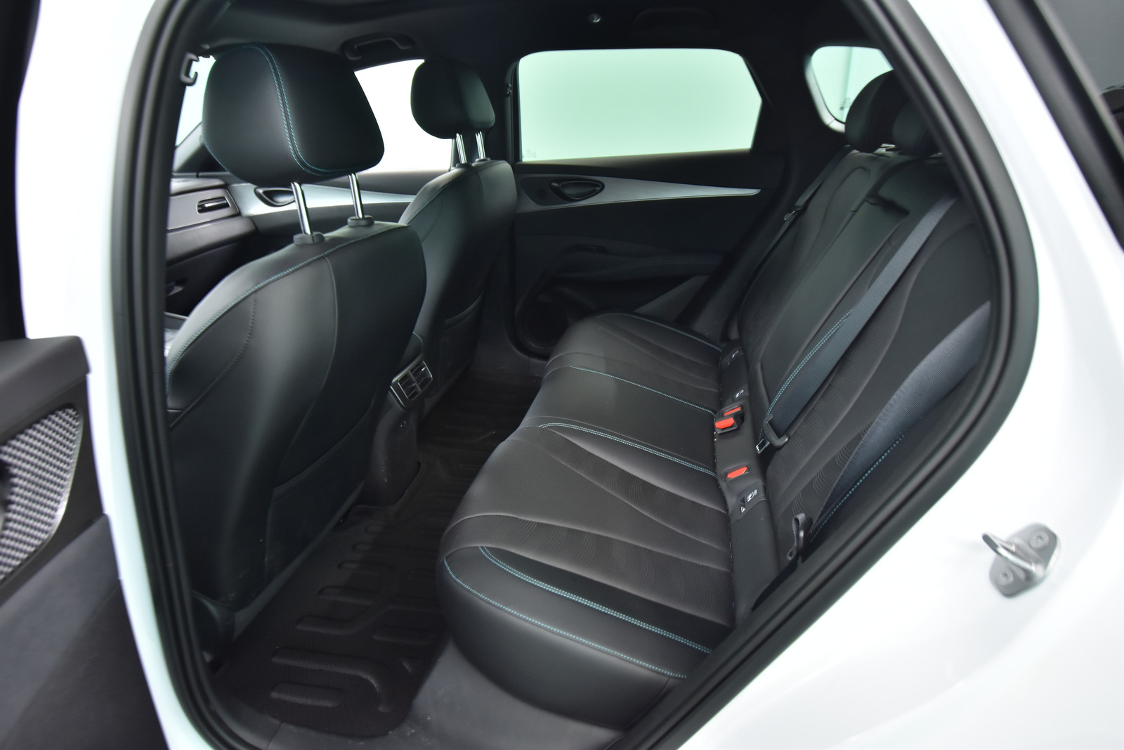 BYD Seal 6 DM-i 2025