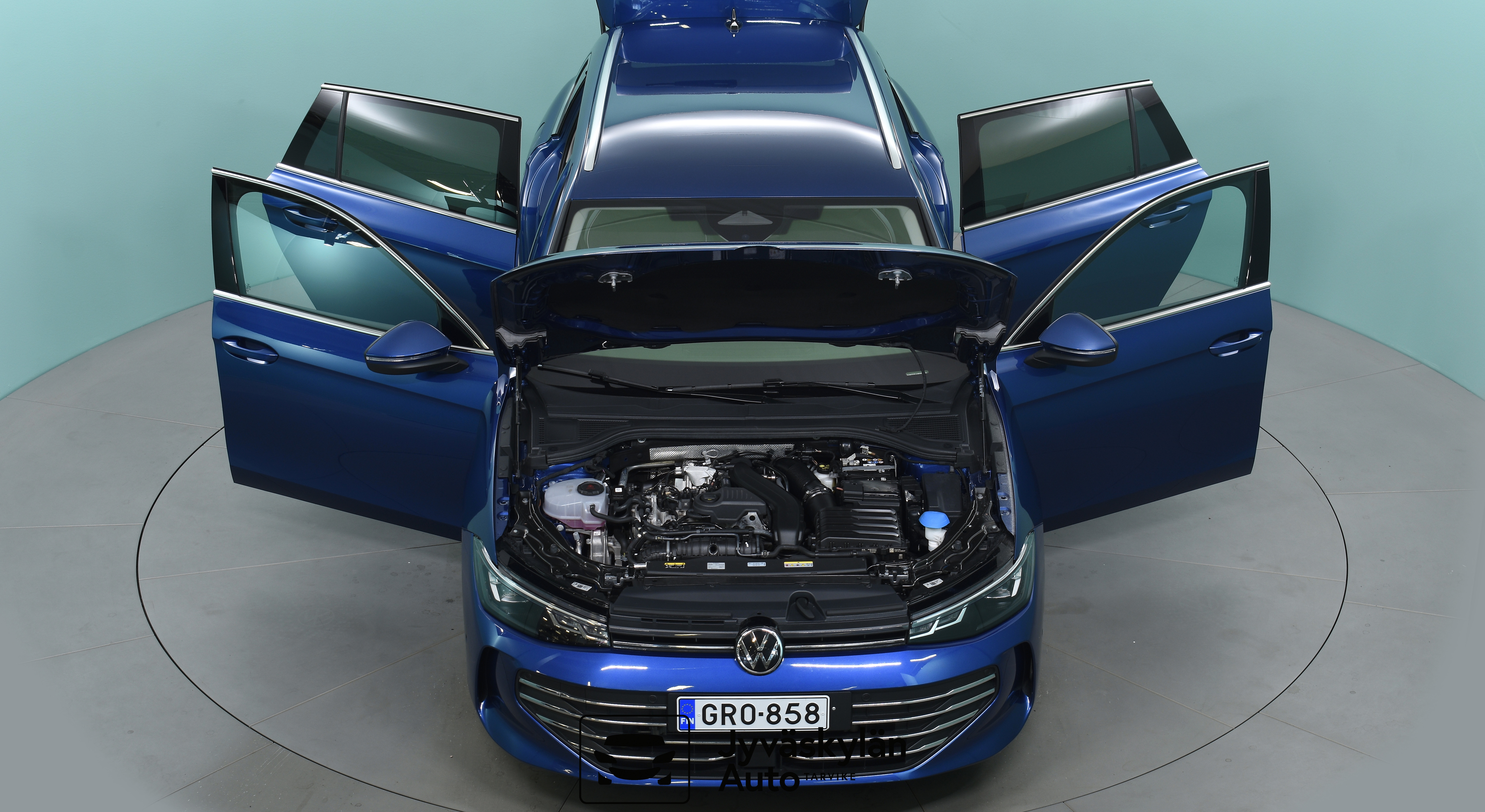 VOLKSWAGEN Passat 2024