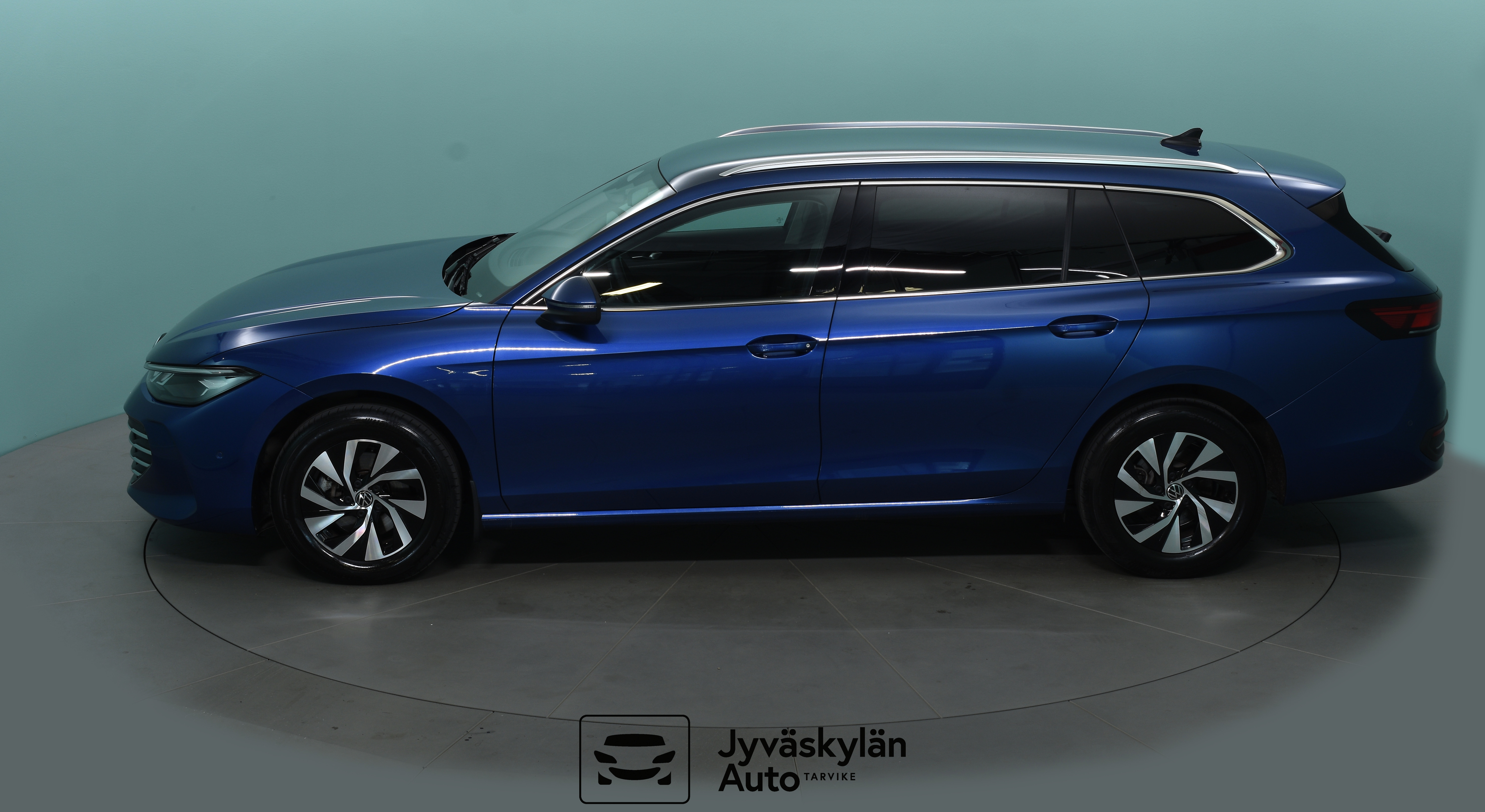 VOLKSWAGEN Passat 2024