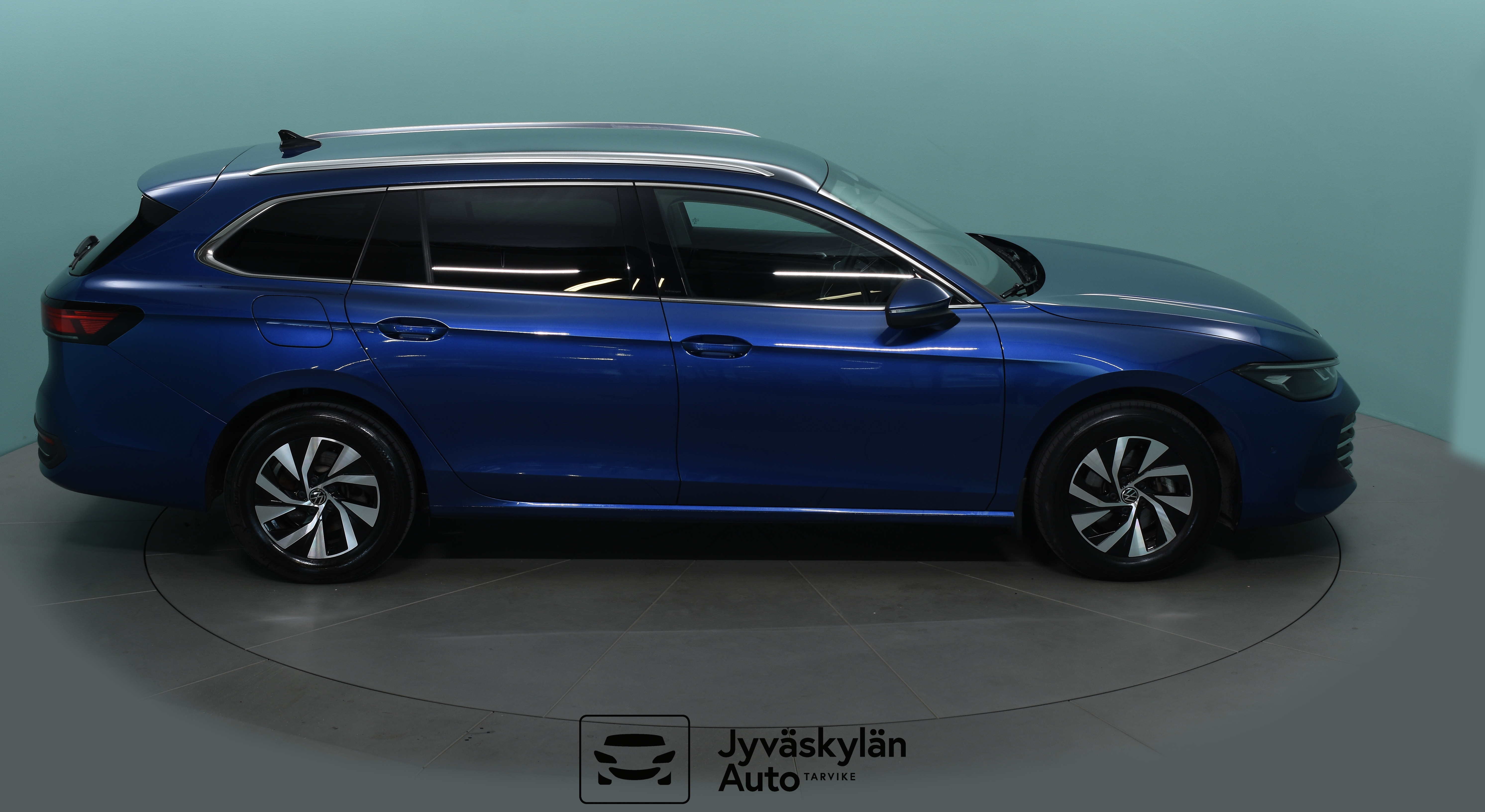 VOLKSWAGEN Passat 2024