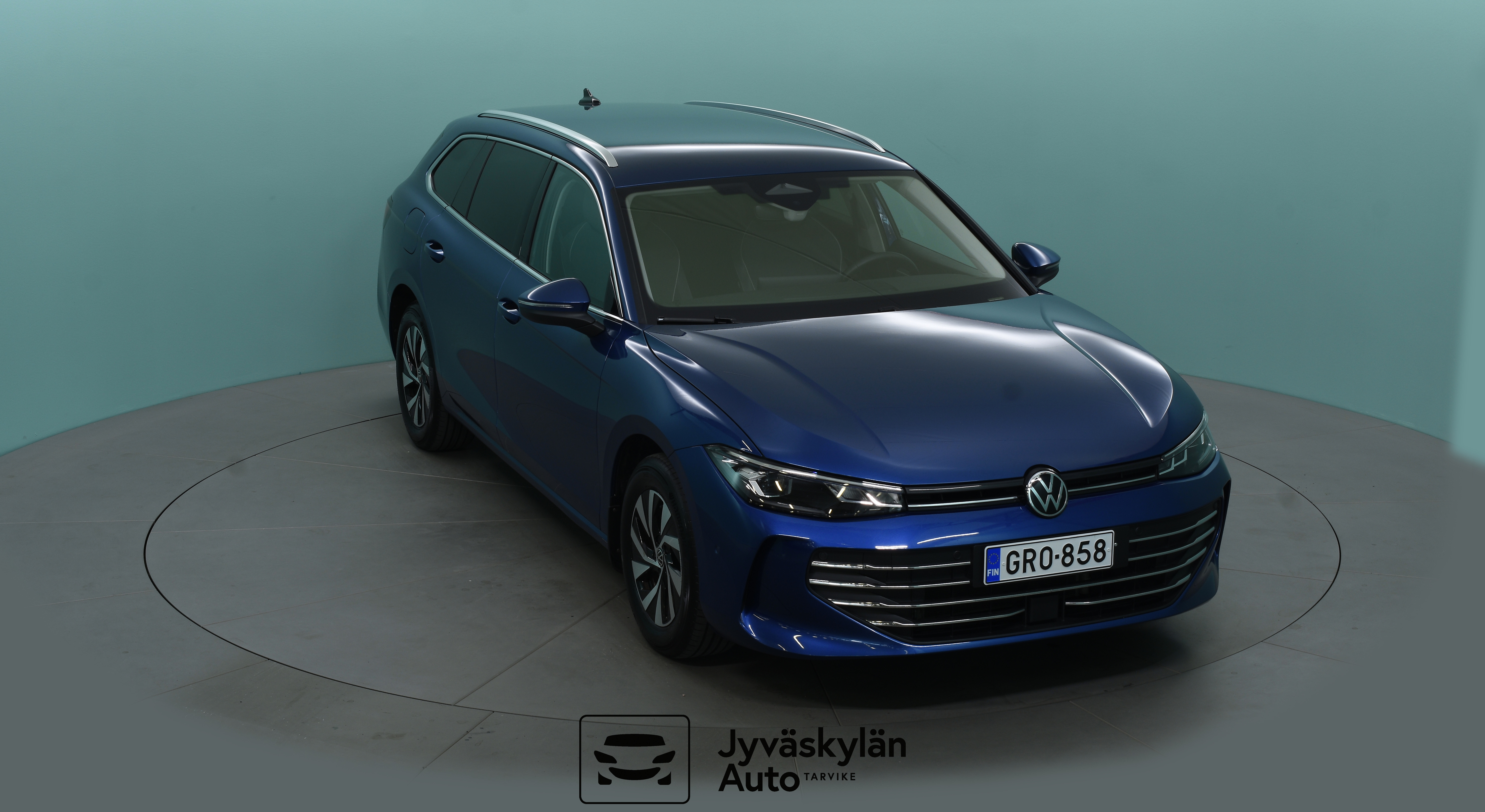 VOLKSWAGEN Passat 2024