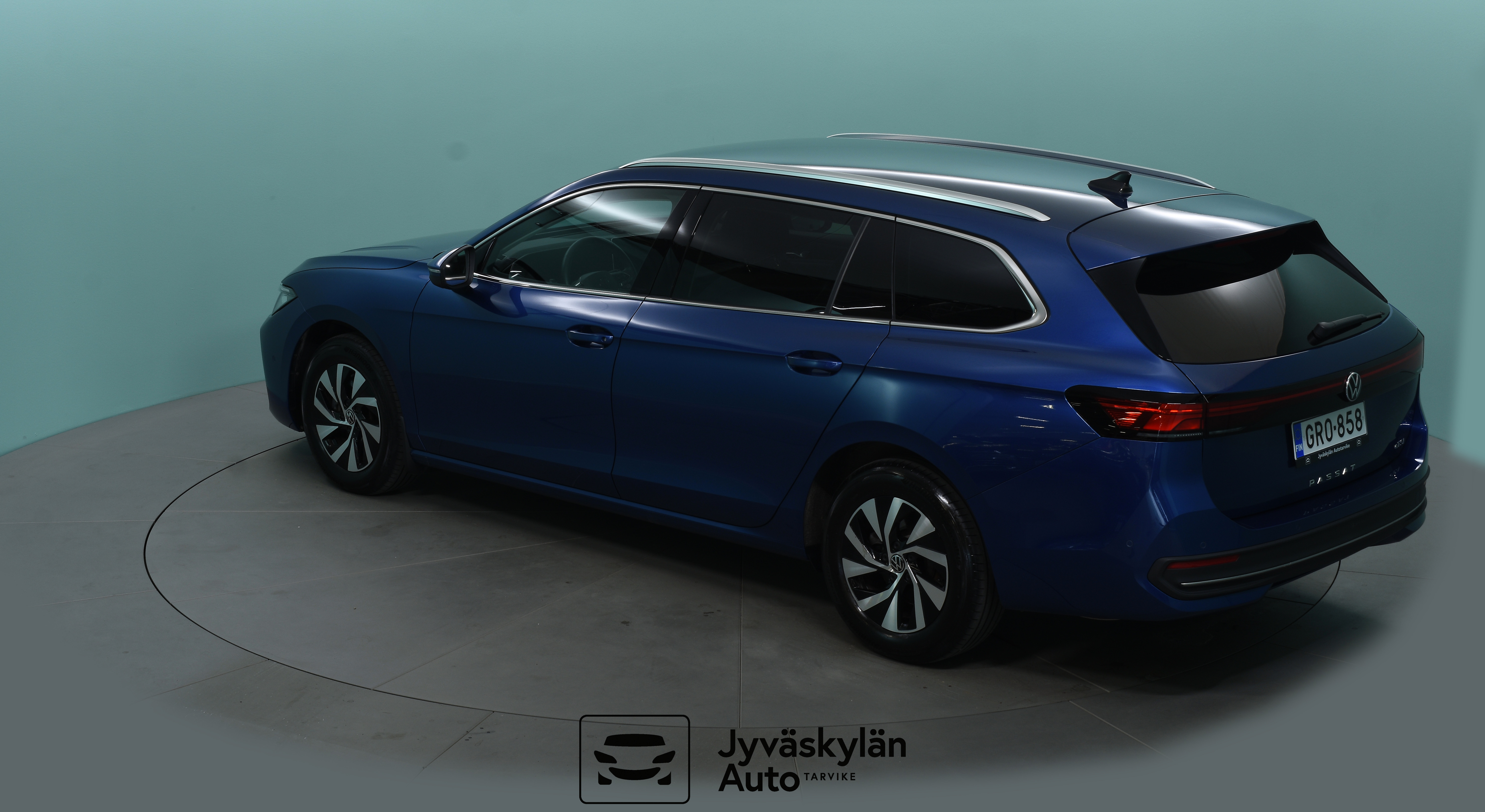 VOLKSWAGEN Passat 2024