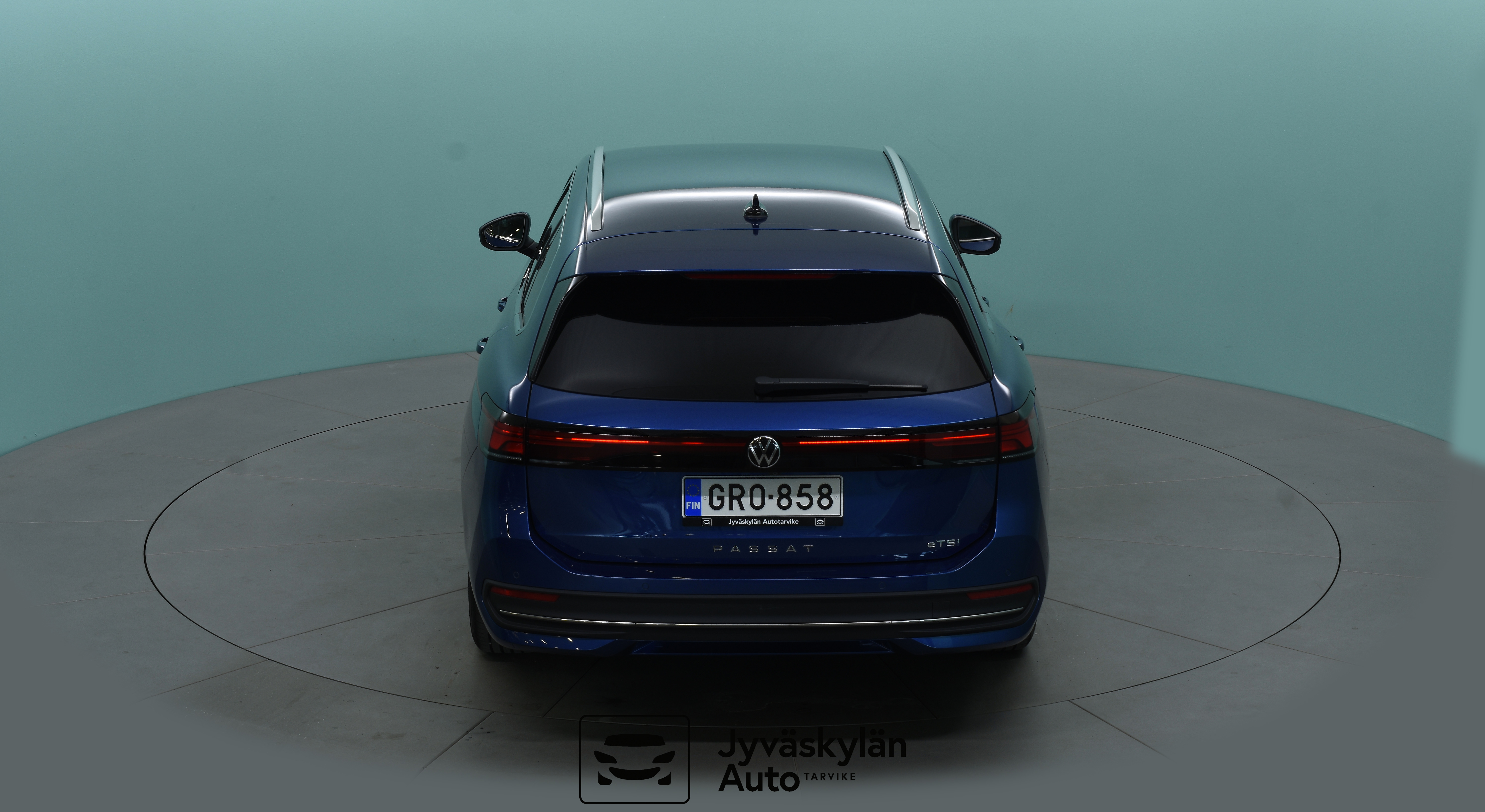 VOLKSWAGEN Passat 2024