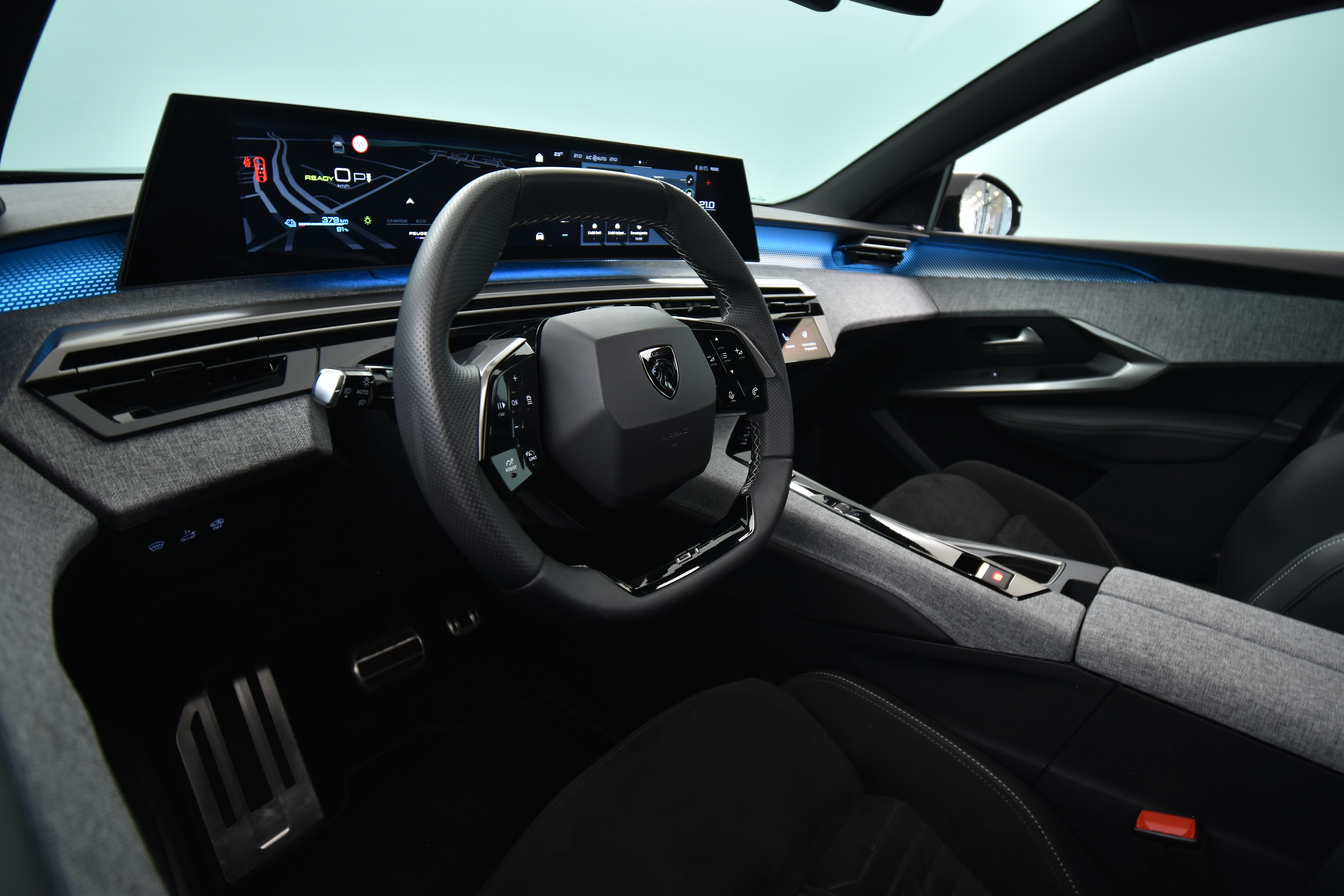 PEUGEOT E-3008 2025