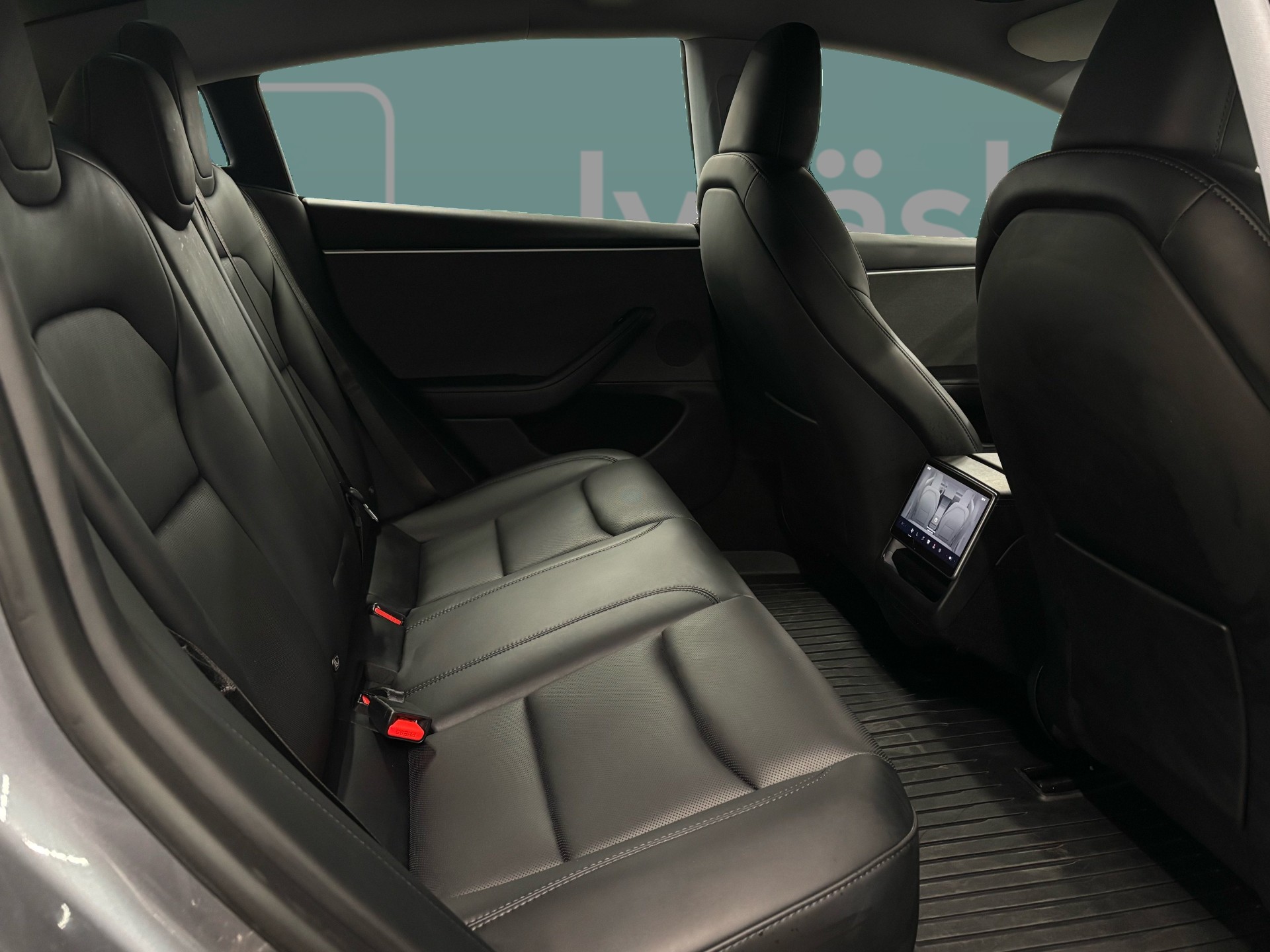 TESLA Model 3 2024
