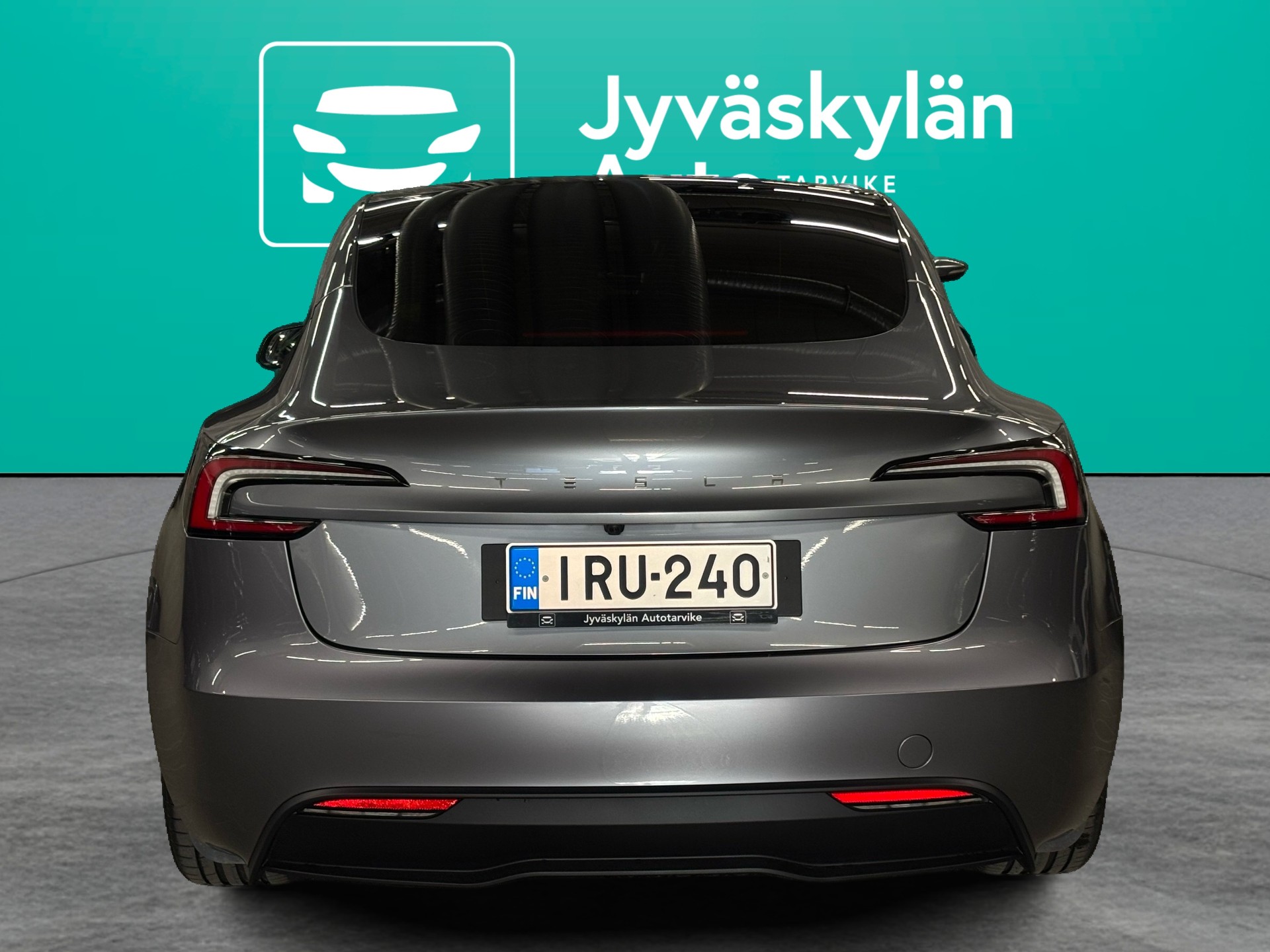 TESLA Model 3 2024