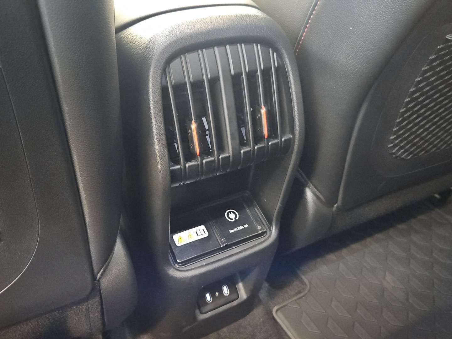 HYUNDAI KONA Electric 2026