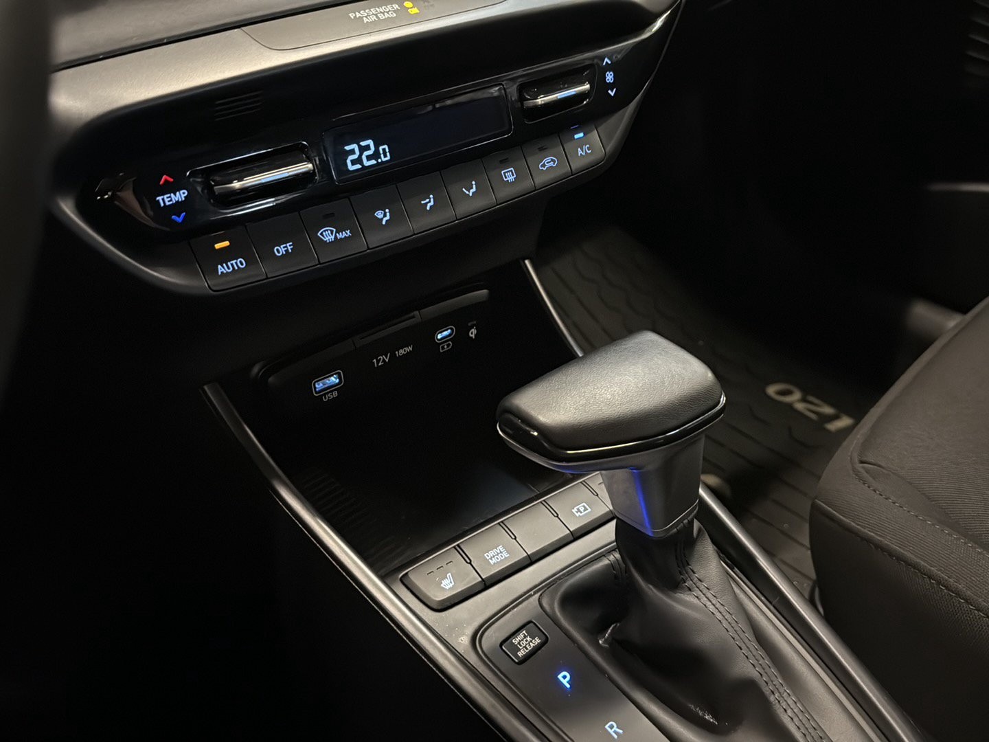 HYUNDAI i20 Hatchback 2025