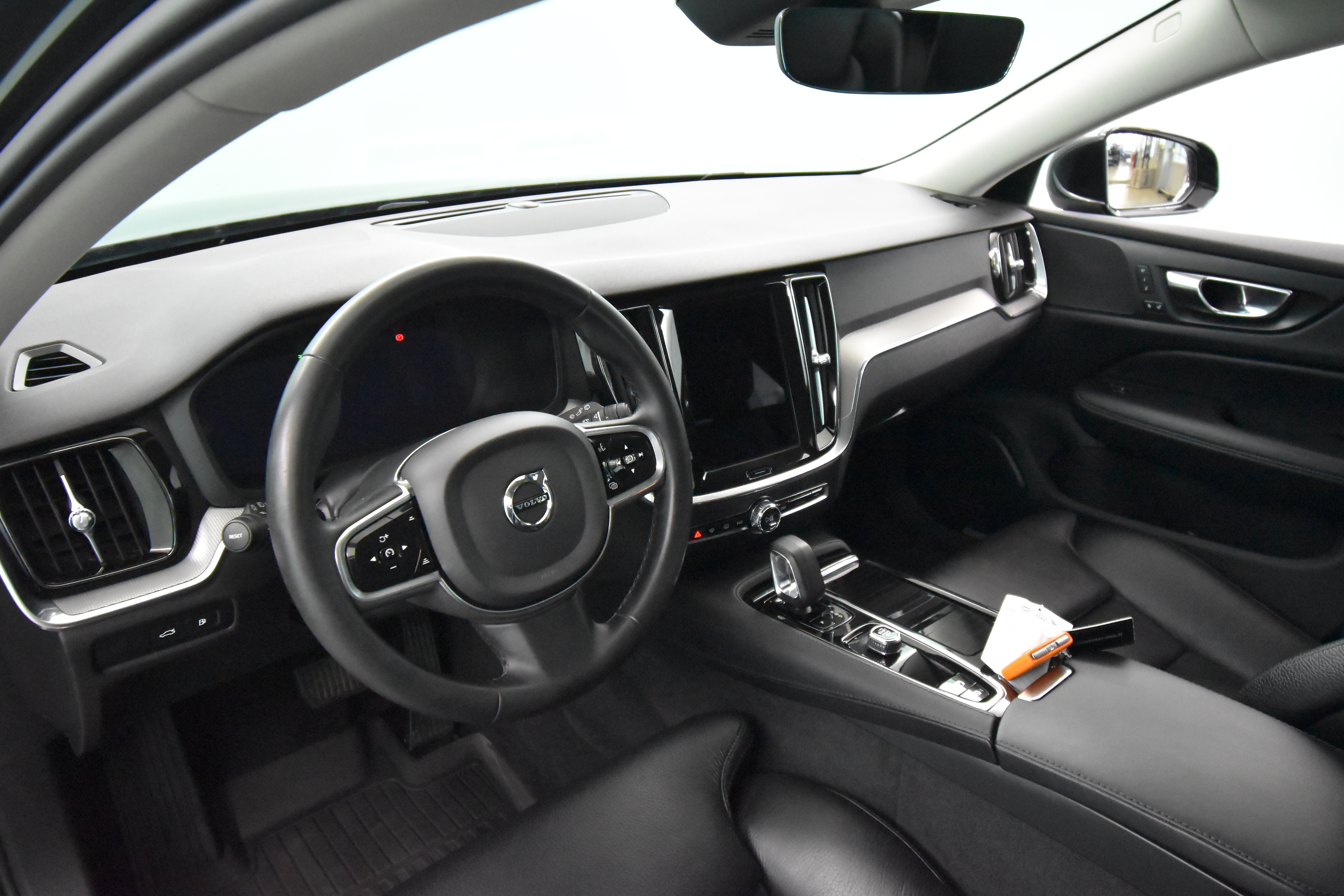 VOLVO V60 2022