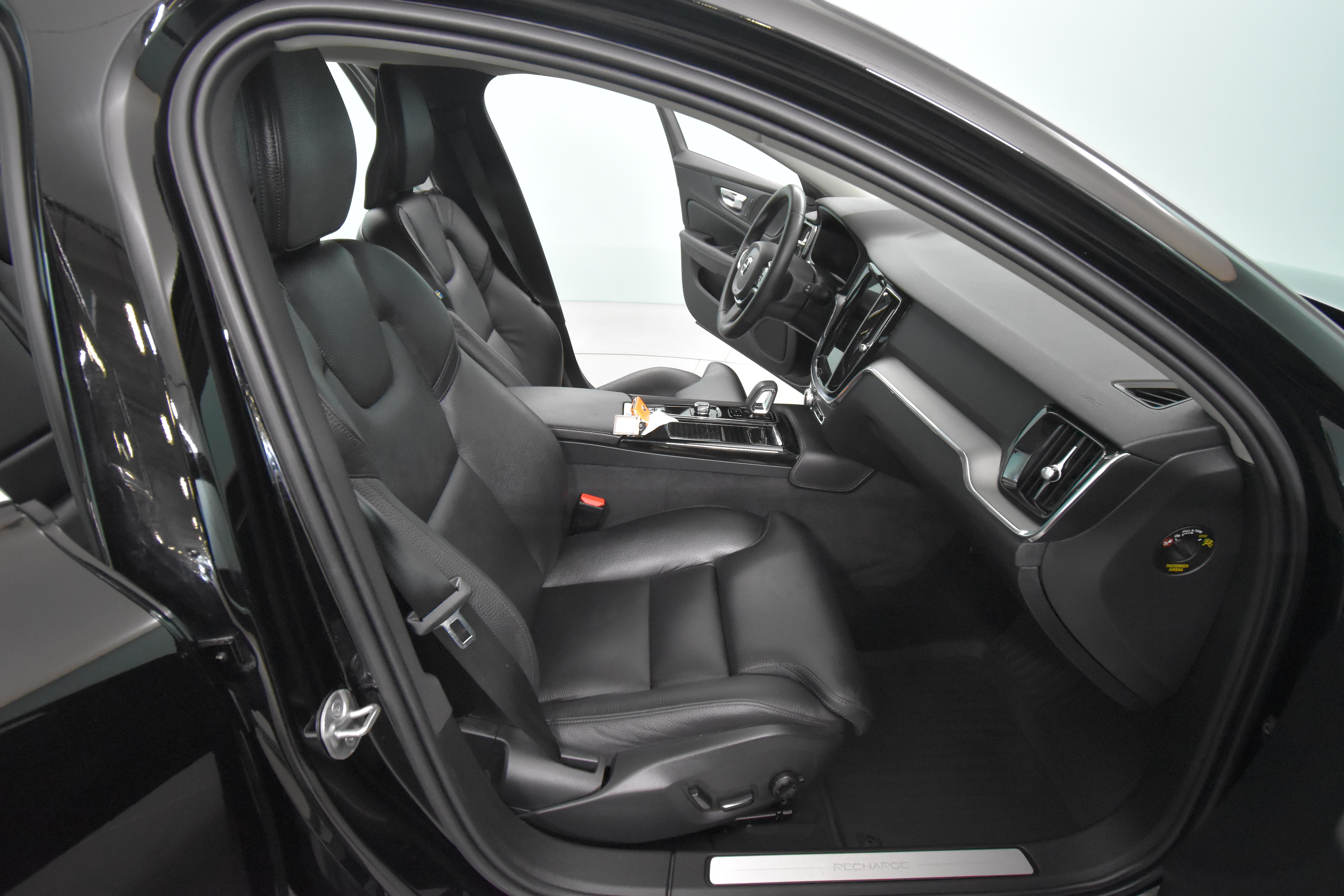 VOLVO V60 2022