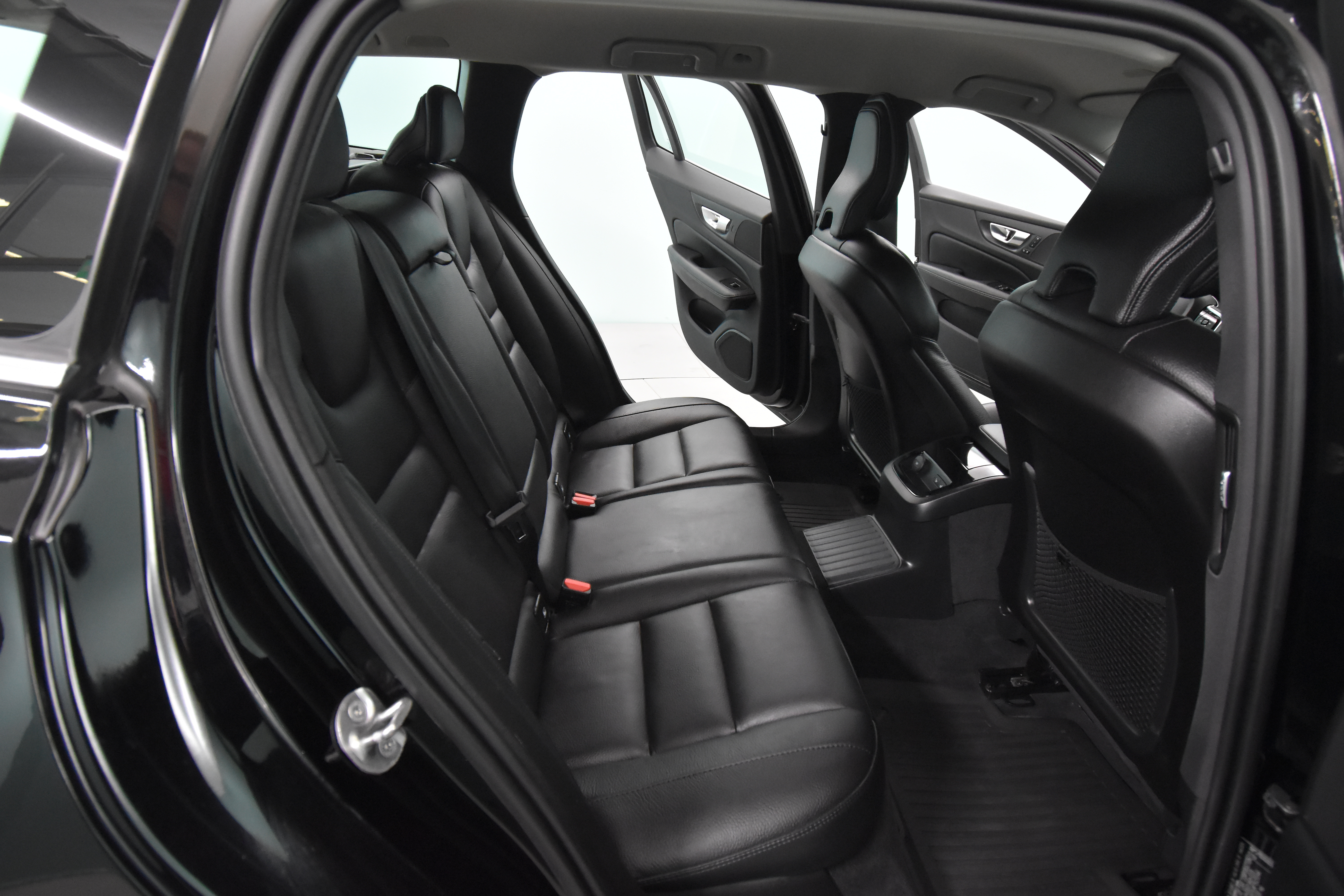 VOLVO V60 2022