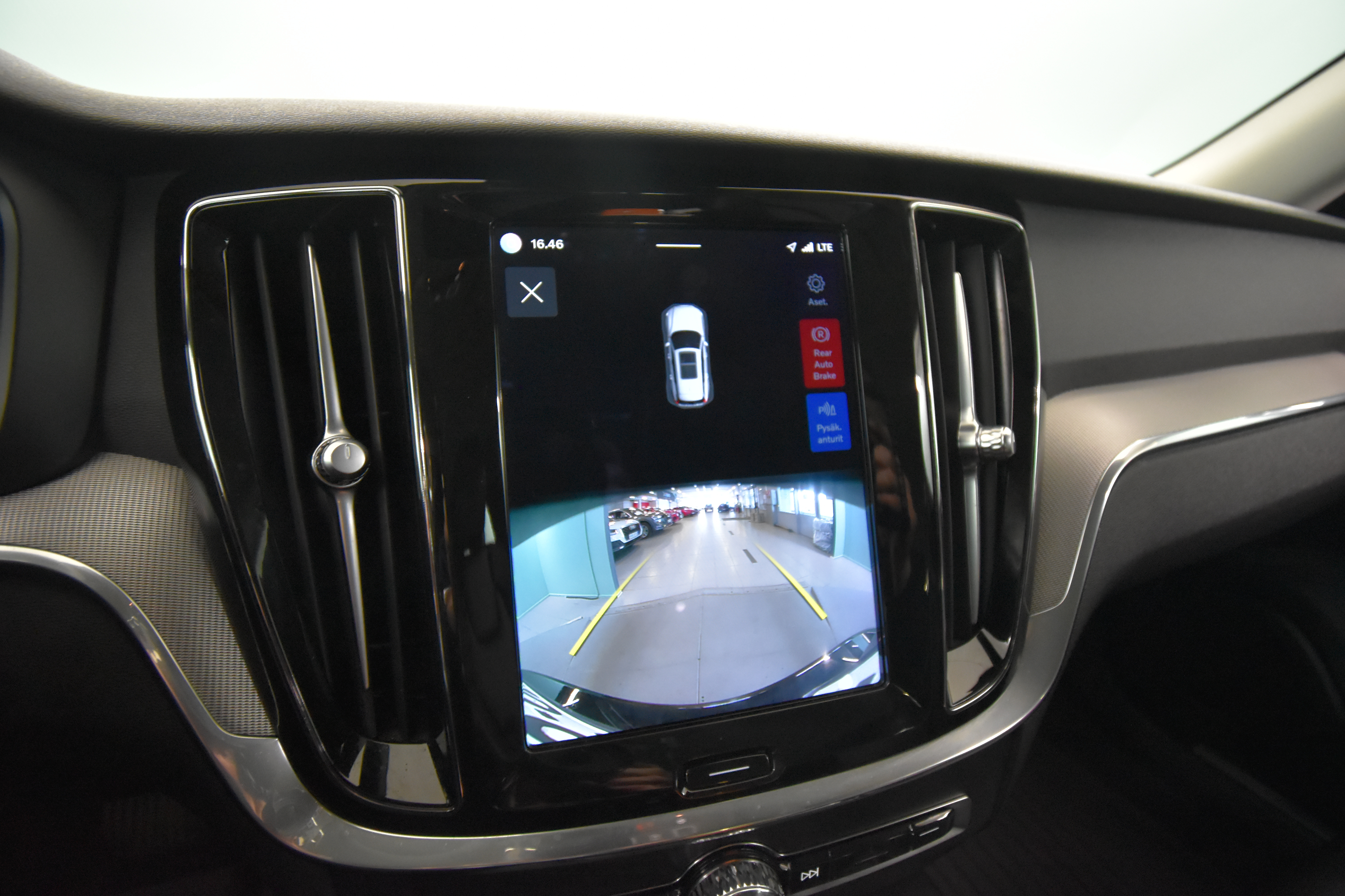 VOLVO V60 2022