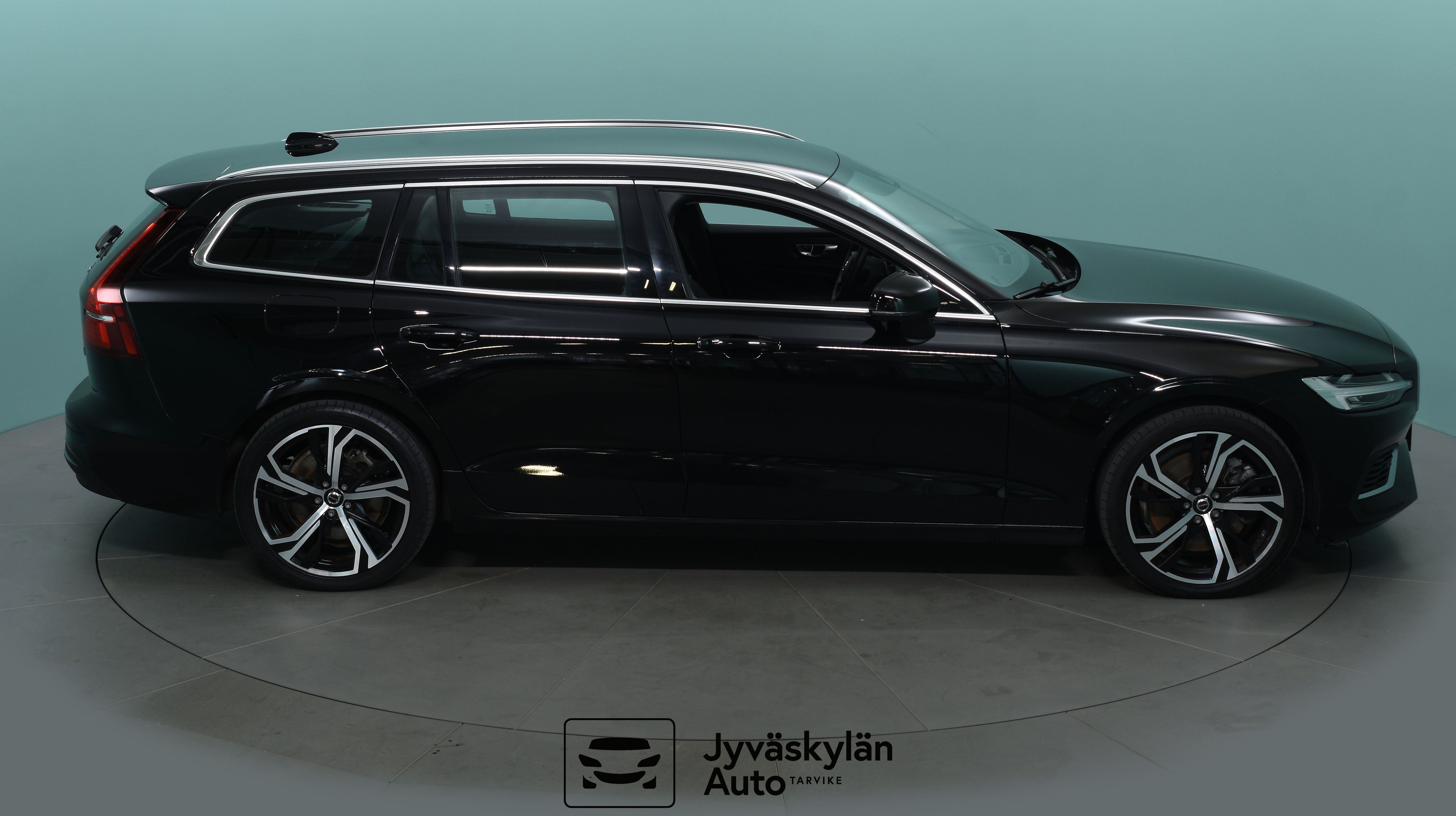 VOLVO V60 2022